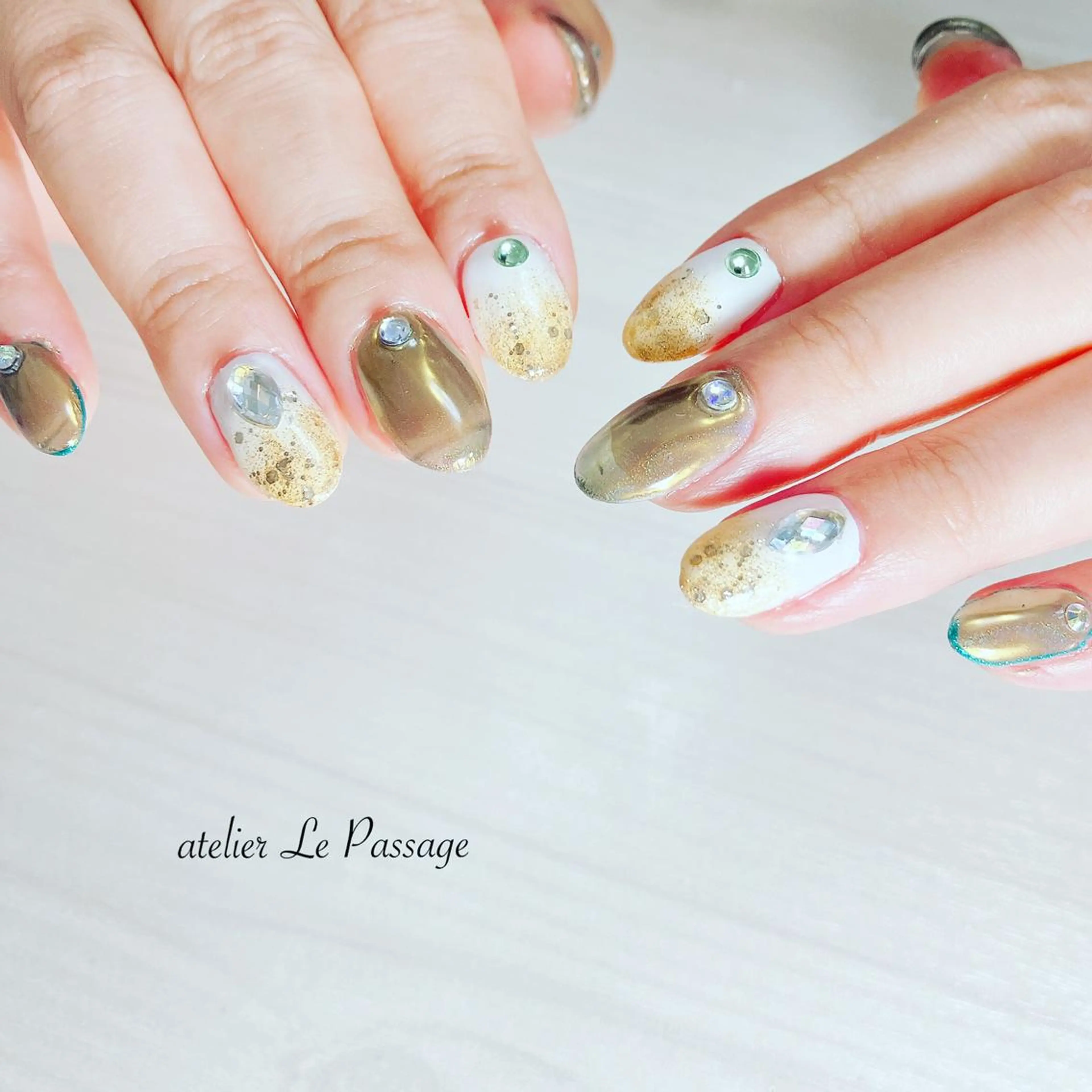 ネイル ジェルネイル ミラーネイル オフィスネイル パラジェル シンプルネイル Atelier Le Passage所属・h nakatsukaのネイルデザイン