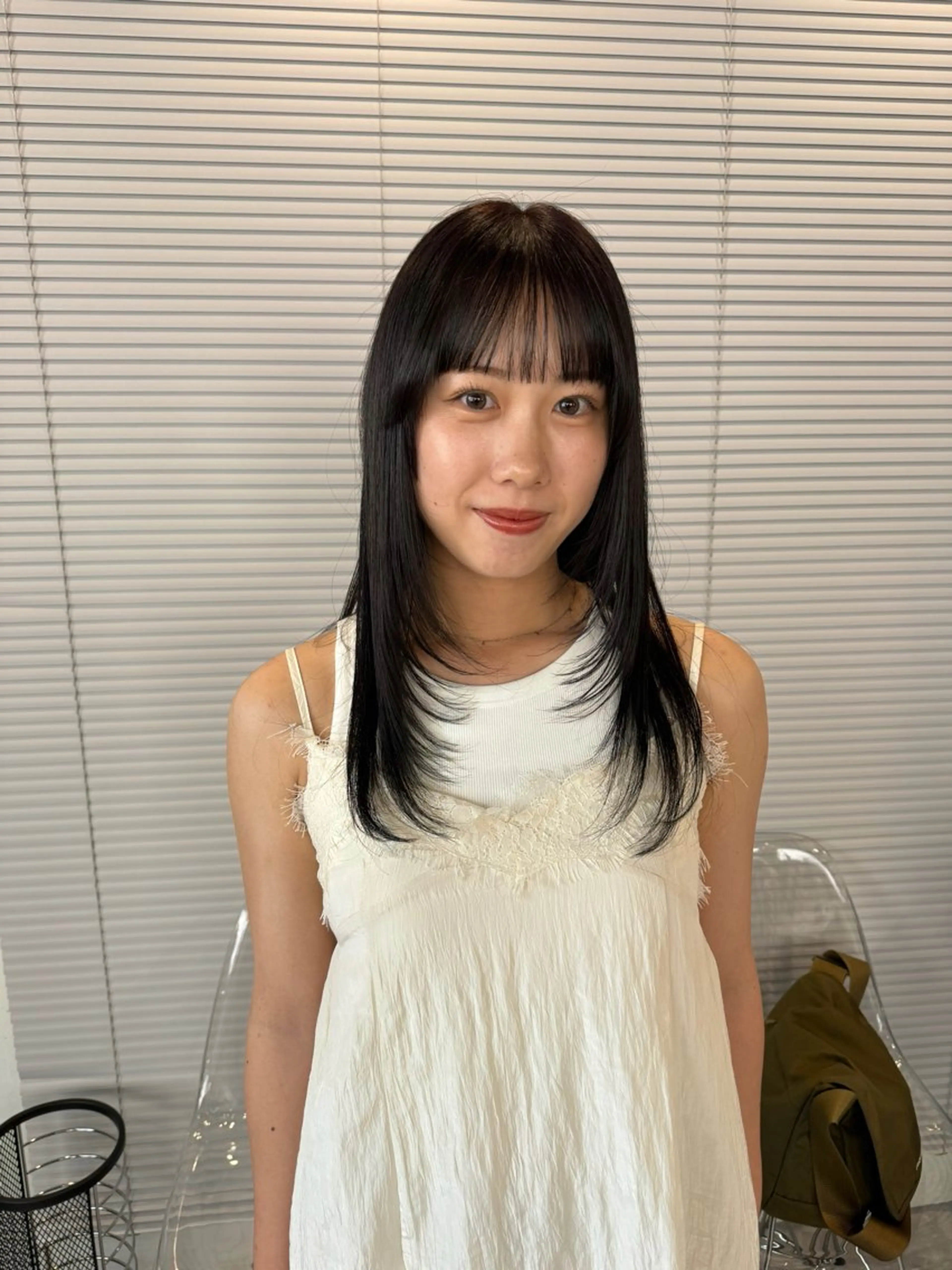 ミディアム レイヤーカット カット ヘアカラー トリートメント 画 kirikaのヘアスタイル
