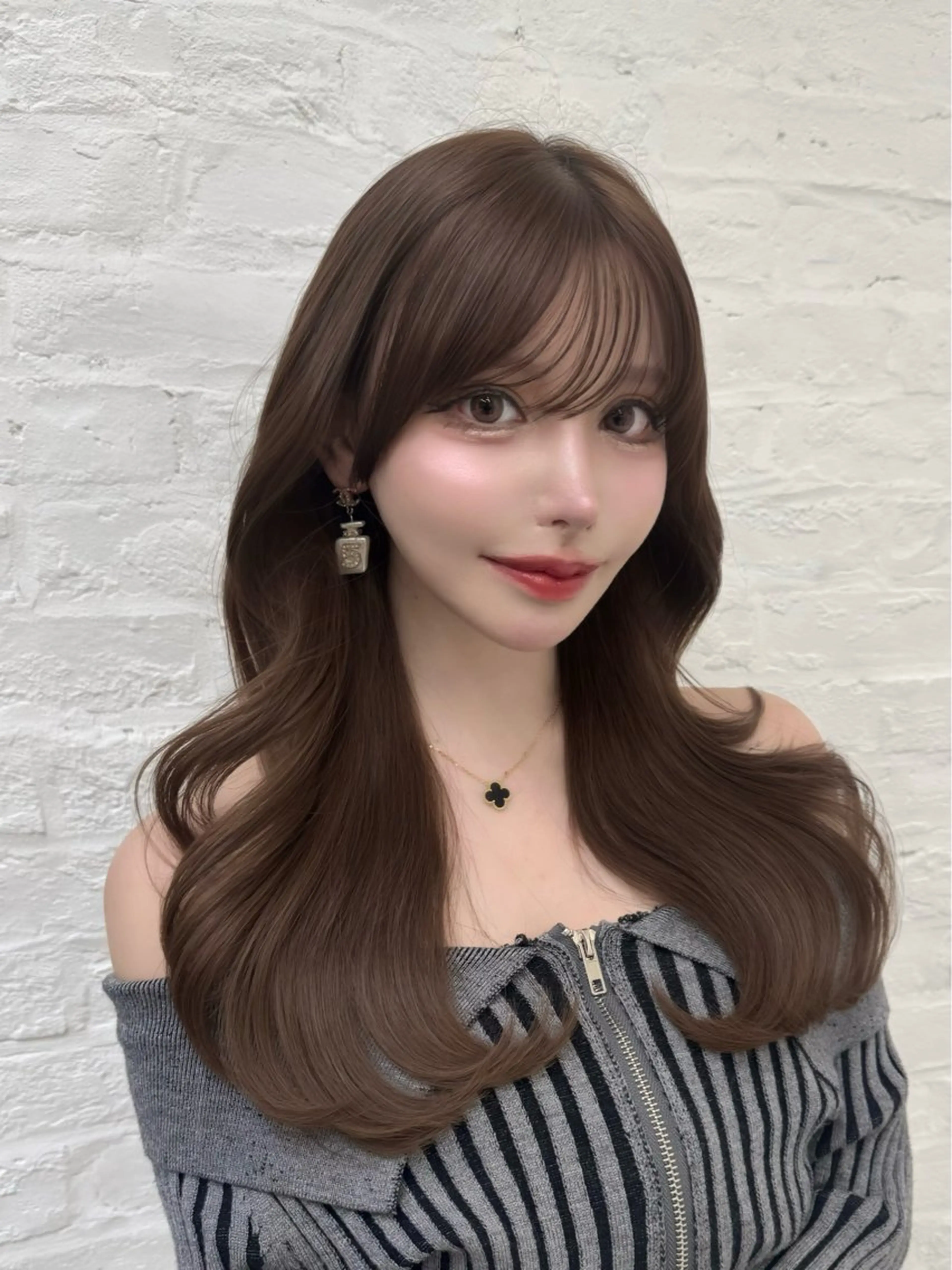 セミロング カラー グレージュ くびれヘア 顔周りカット 韓国風ヘア レイヤーカット カット ヘアカラー 高島大登/顔周り /レイヤーカットのヘアスタイル