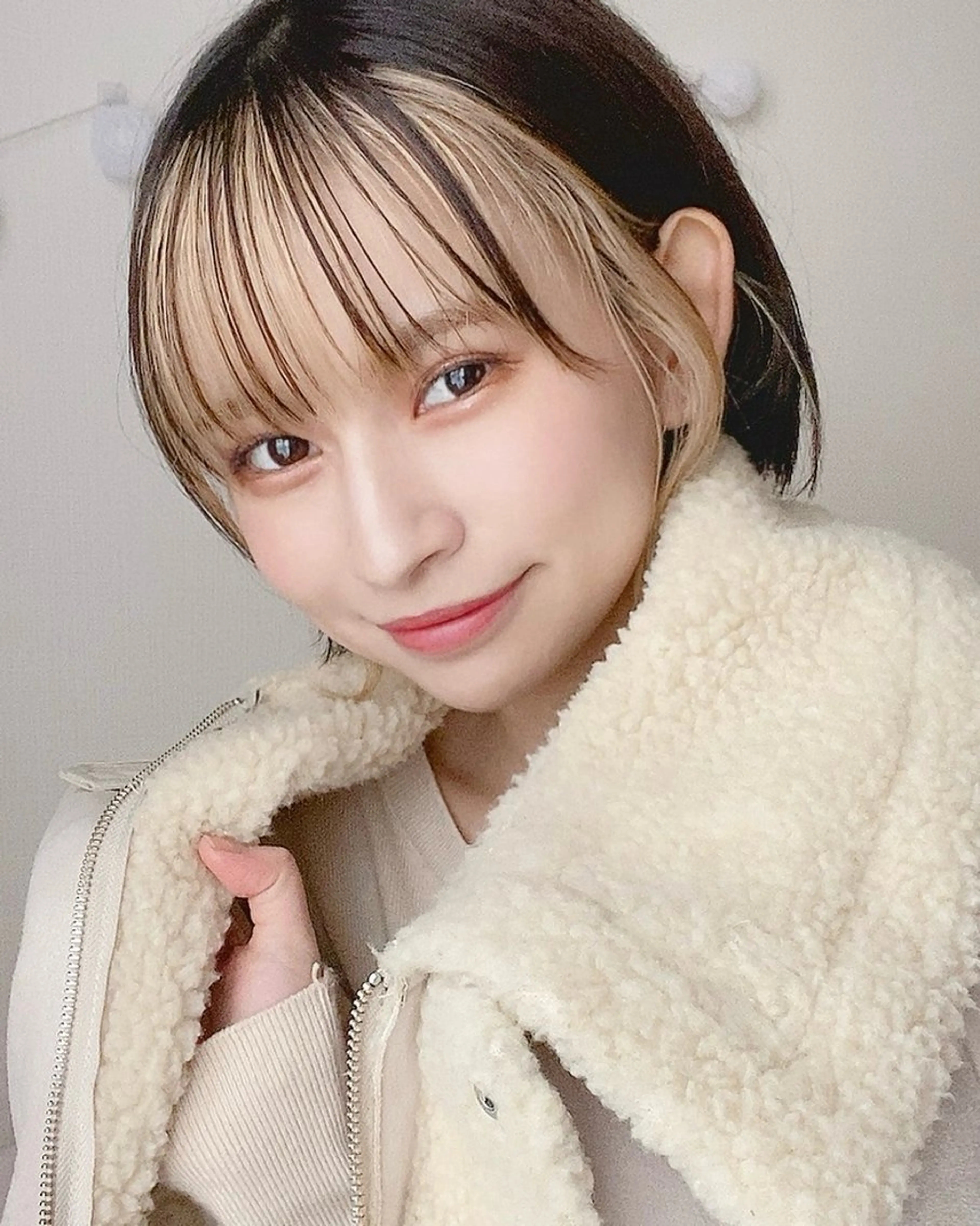 ミディアム カラー ミストバング ベージュカラー ブリーチ ケアブリーチ フェイスフレーミング カット ヘアカラー トリートメント インナーカラー/レイ ヤーカット♡/マキシのヘアスタイル