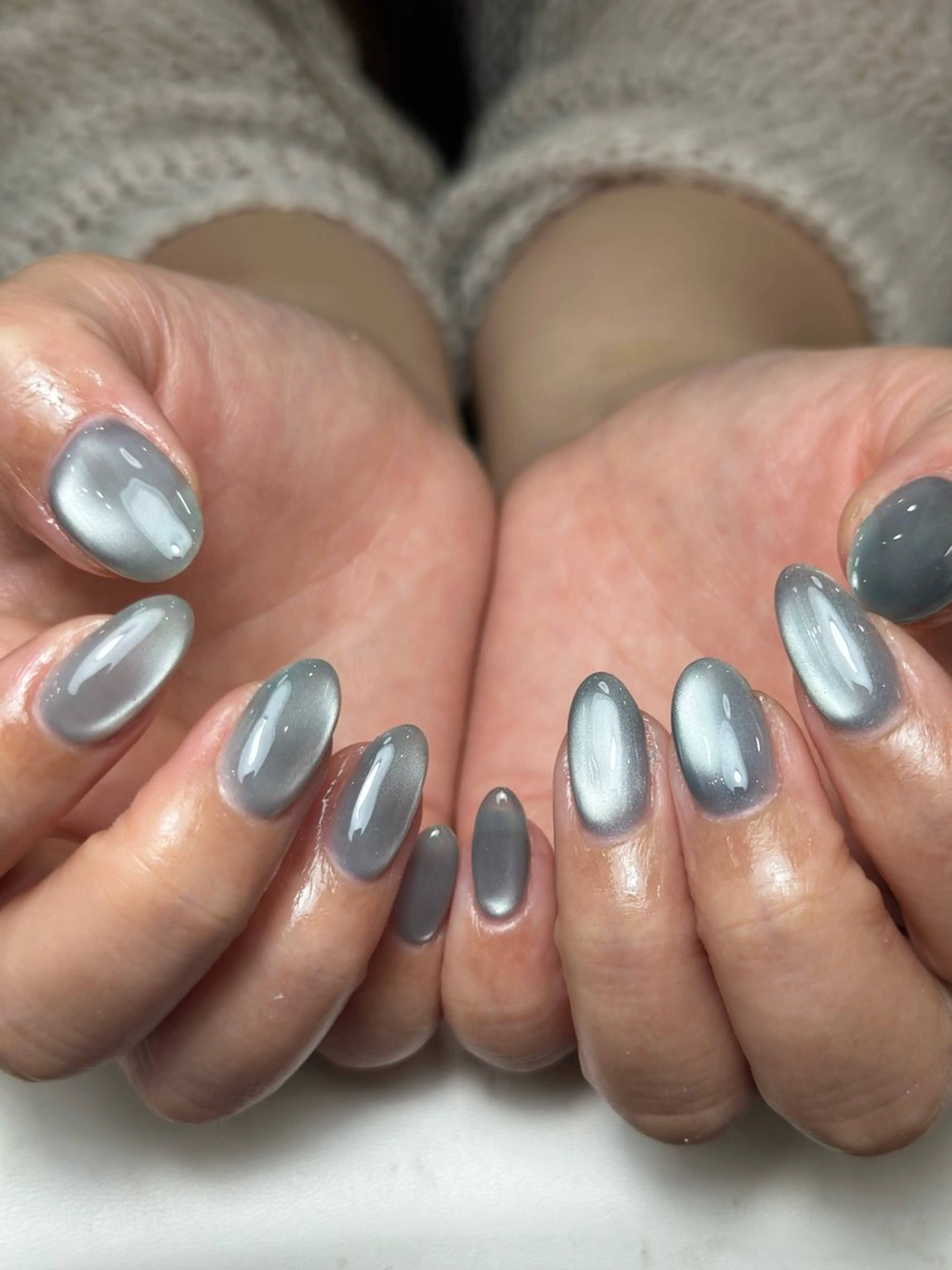 ネイル フレンチネイル グラデーション 韓国ネイル マグネットネイル シンプルネイル ハンドネイル CoMo Nail Studio所属・CoMo Nailのネイルデザイン