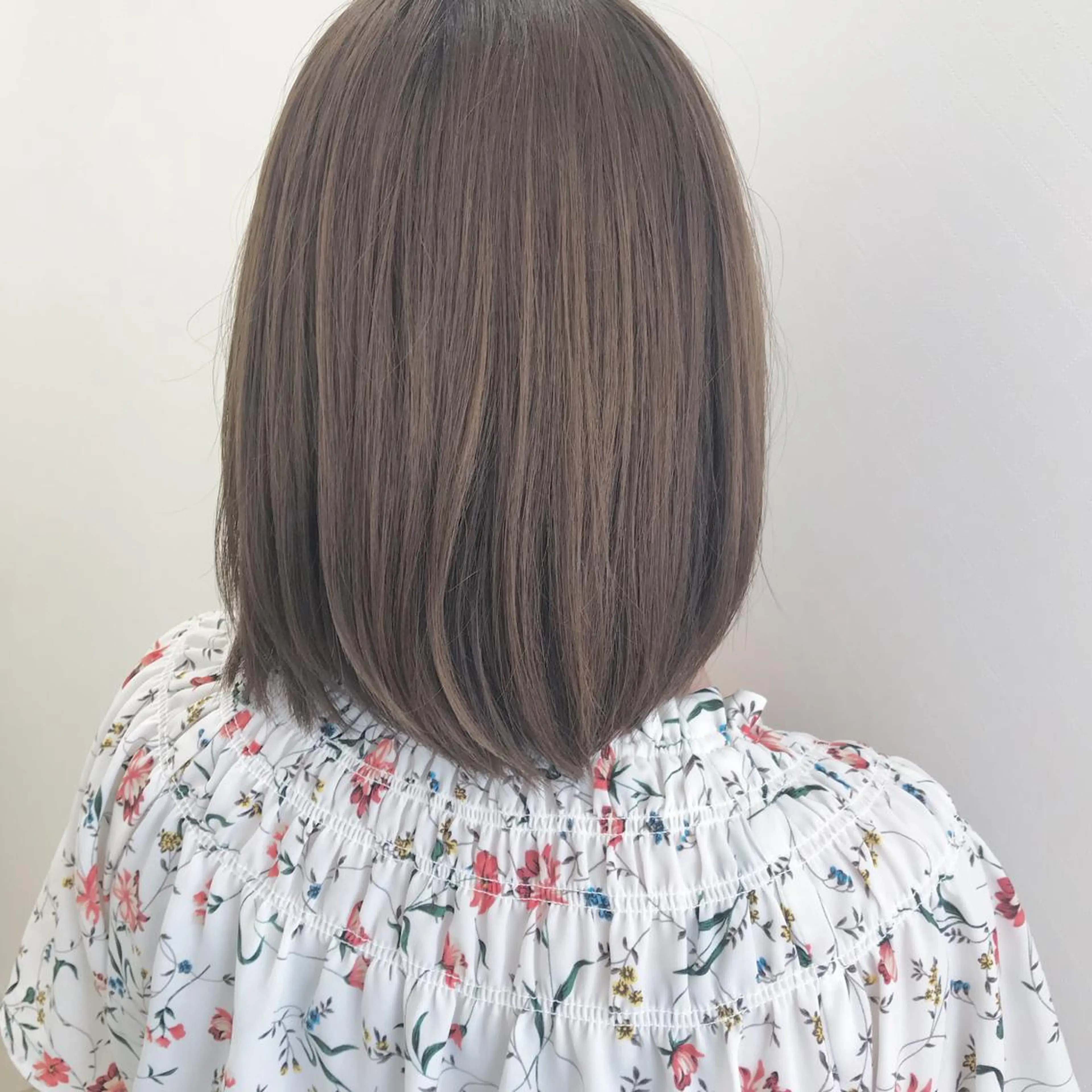 ショート カラー 店長 大方康暉のヘアスタイル