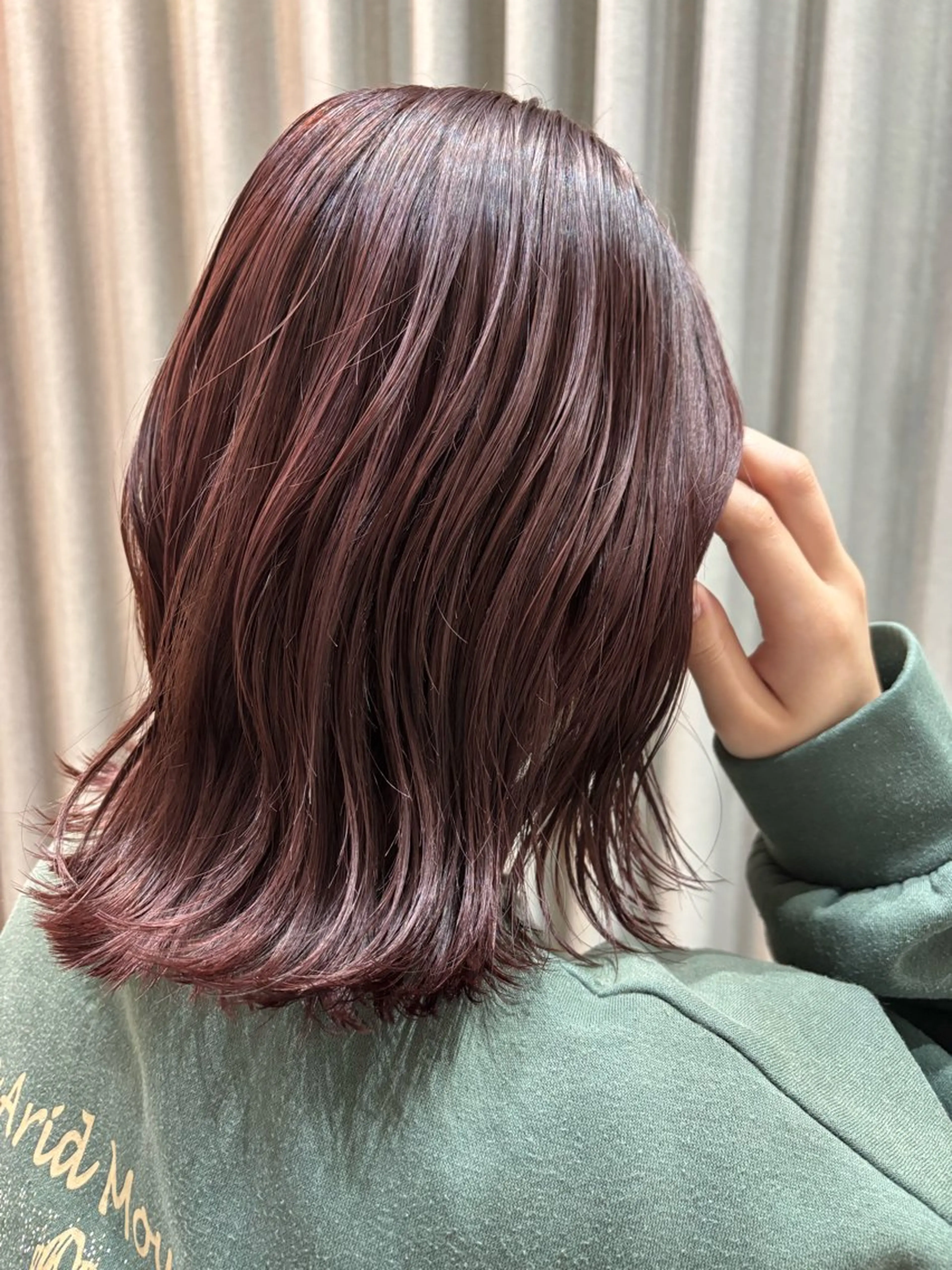 ミディアム カラー ブラウンカラー ピンクカラー ピンクブラウン ヘアカラー トリートメント Atre.所属・🤍美髪縮毛/髪質 改善/池上夏凜🤍のヘアスタイル