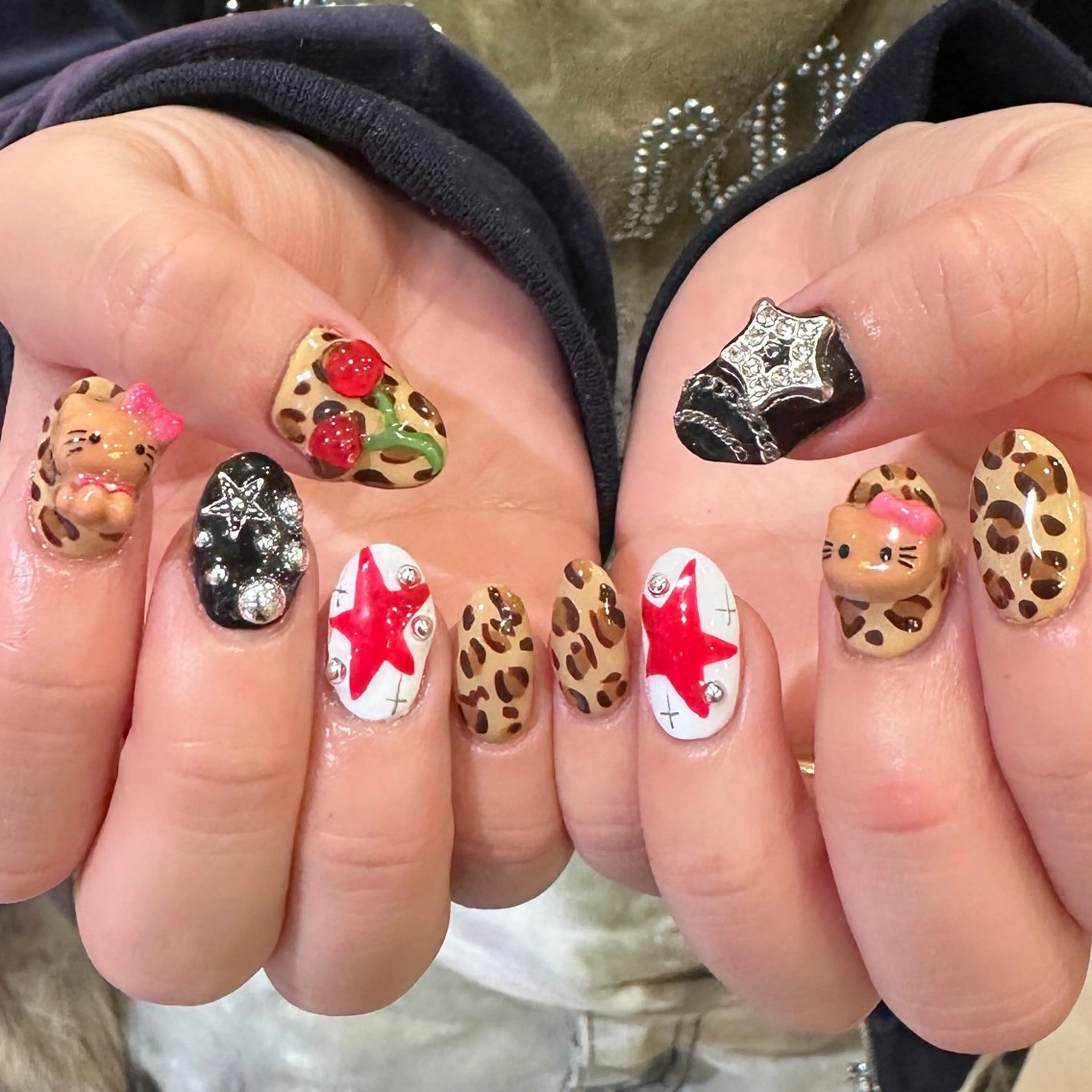 ネイル ハンドネイル 👽個性派ネイル🎀 komachiのネイルデザイン