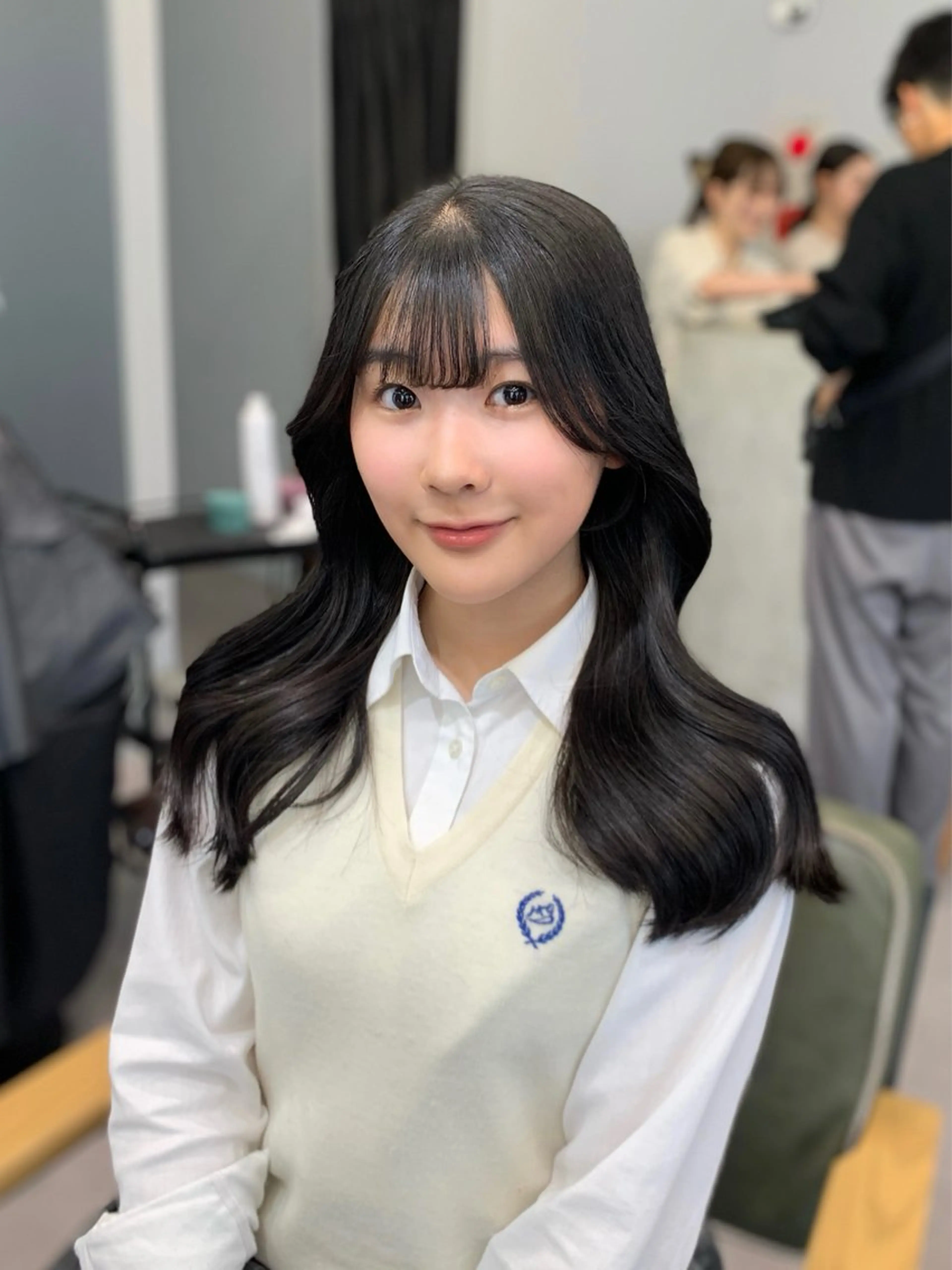 ロング カット ヘアカラー shes茶屋町アリサ 🎀顔周り×韓国風のヘアスタイル