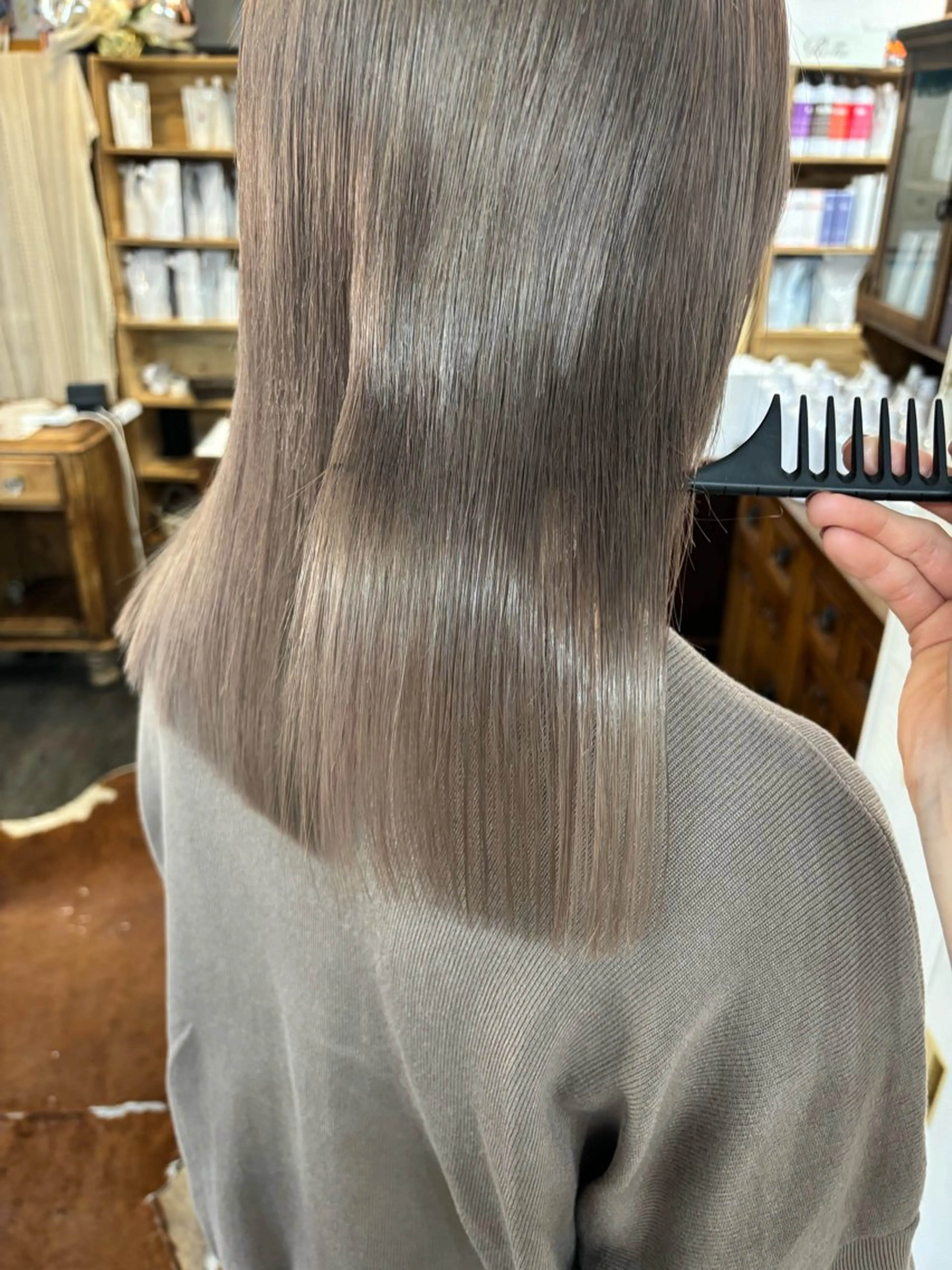 セミロング カラー 髪質改善 LOMARLIE JURIAのヘアスタイル