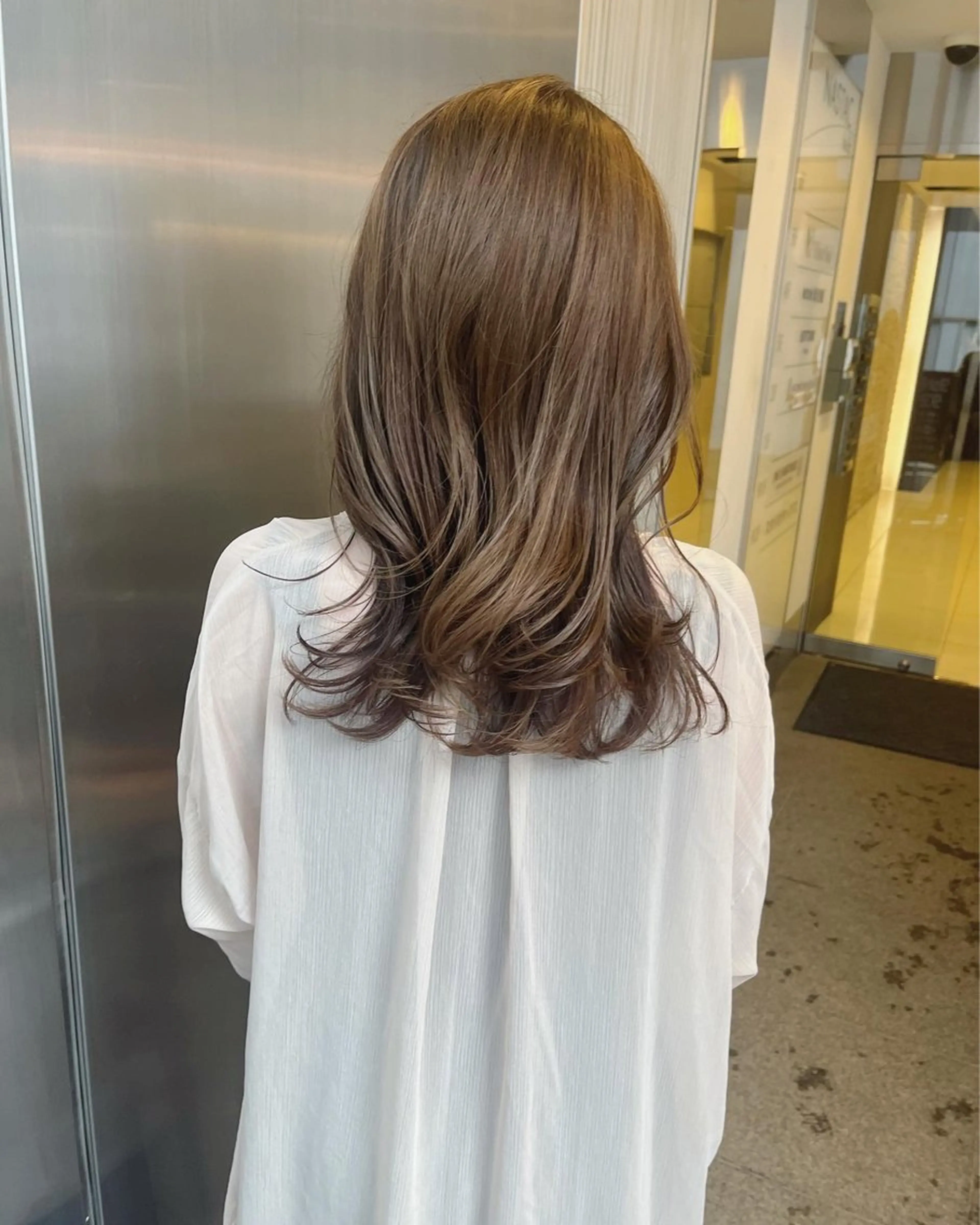 セミロング カラー ベージュカラー ヘアカラー ⭐️ アユミ⭐️のヘアスタイル