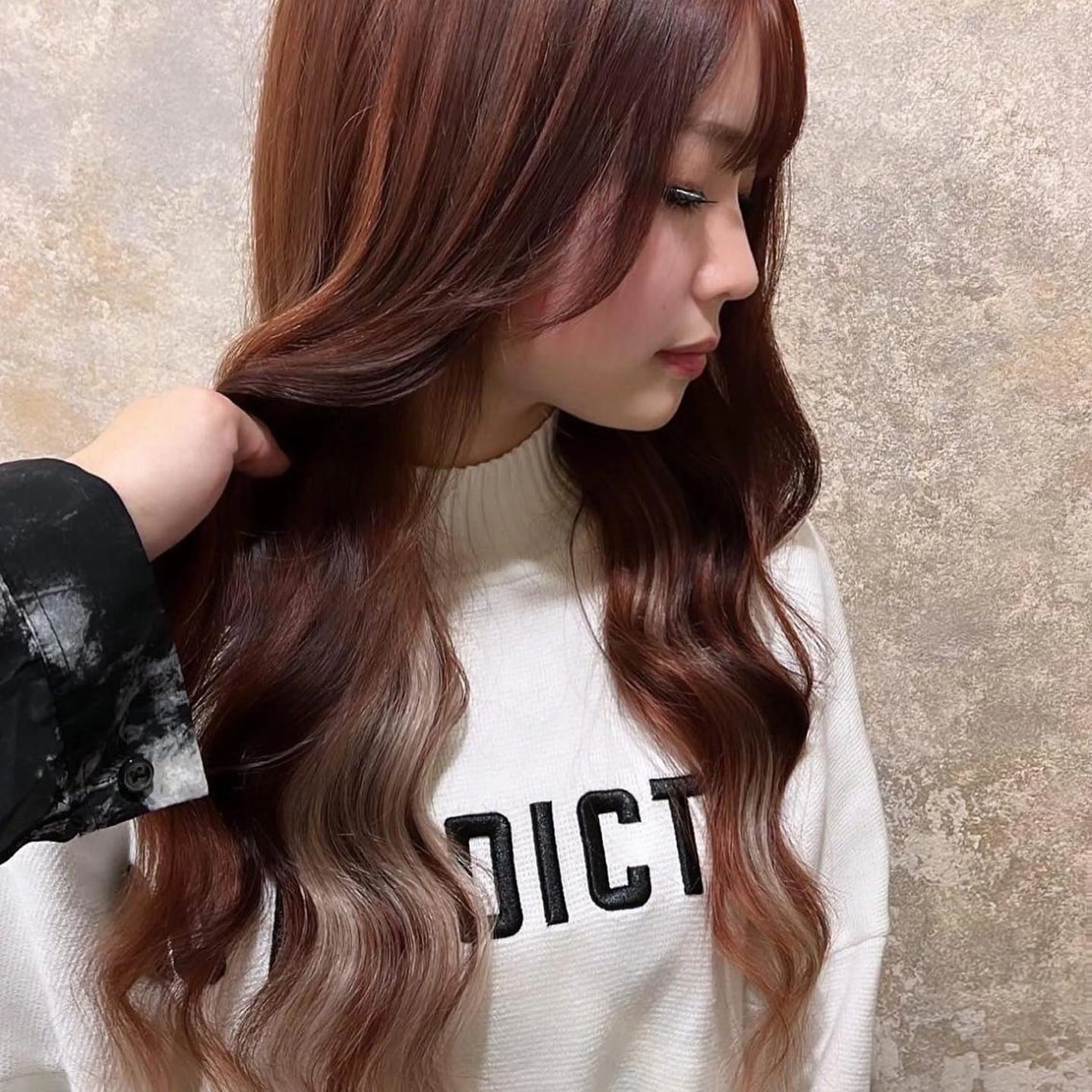 ロング ヘアカラー エクステ マテリアル 中央駅店のヘアスタイル