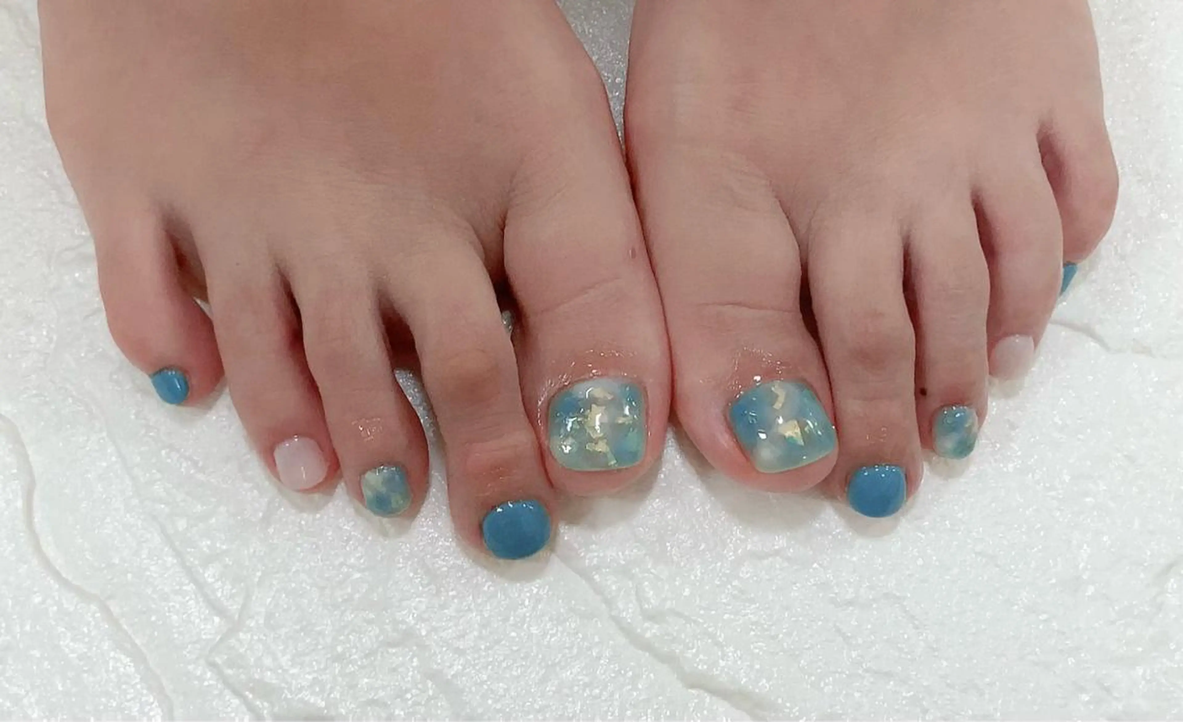 ネイル ニュアンスネイル トータルビューティサロン cure所属・mika nailのネイルデザイン