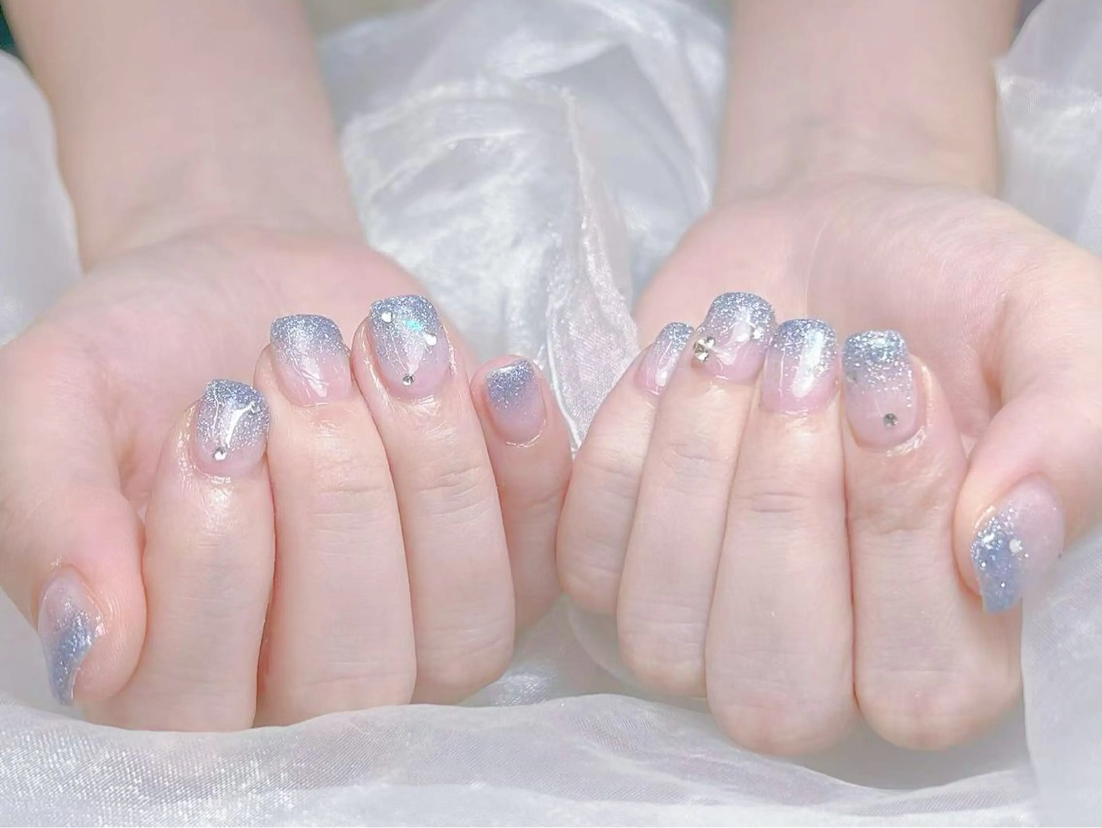 ネイル オーロラネイル フレンチネイル グラデーション 韓国ネイル マグネットネイル ハンドネイル NOA NAILのネイルデザイン