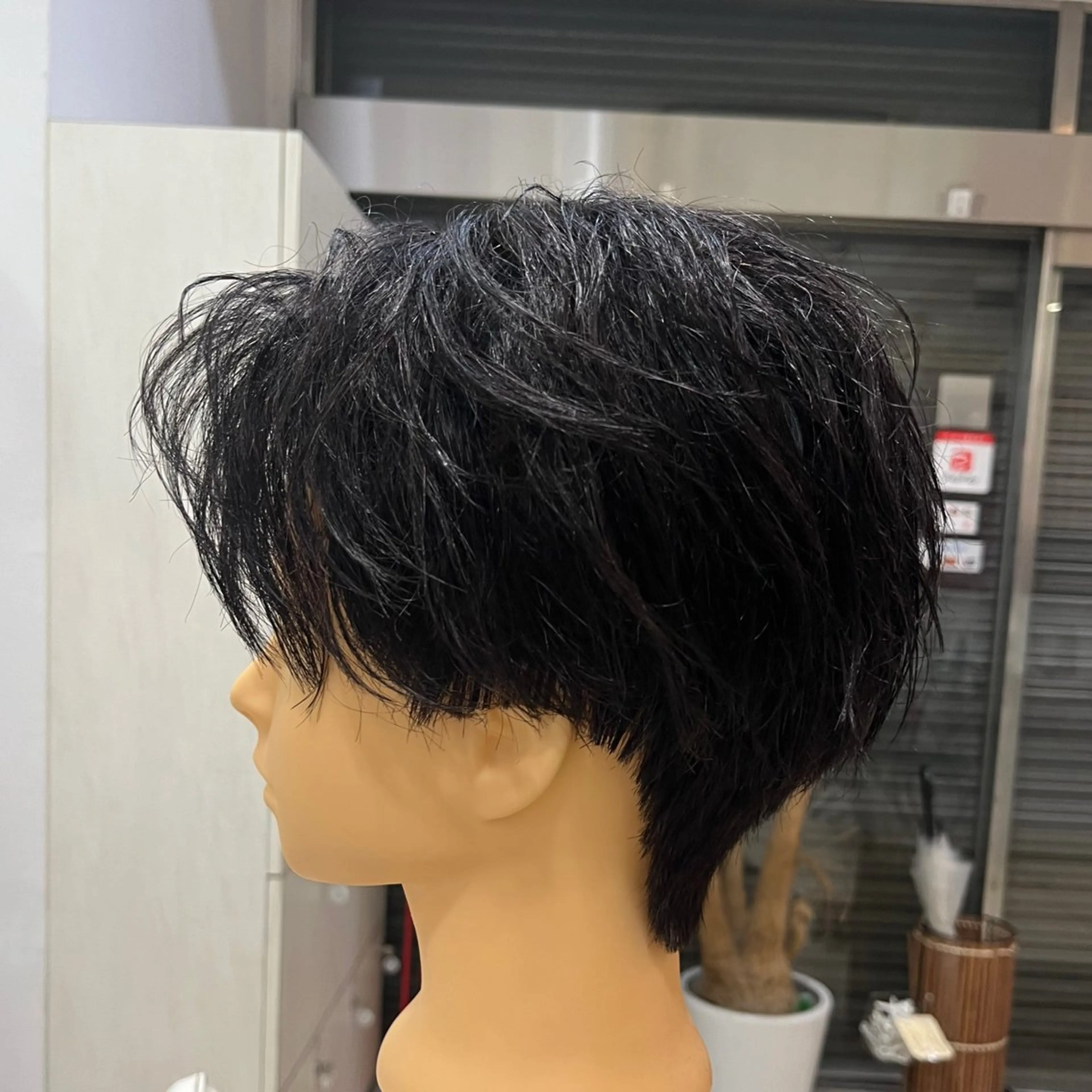 ショート パーマ メンズ ダウンパーマ メンズ韓国風 メンズパーマ 韓国風ヘア ショートヘア カルマ・ニュアンス パーマ　須田龍世のヘアスタイル