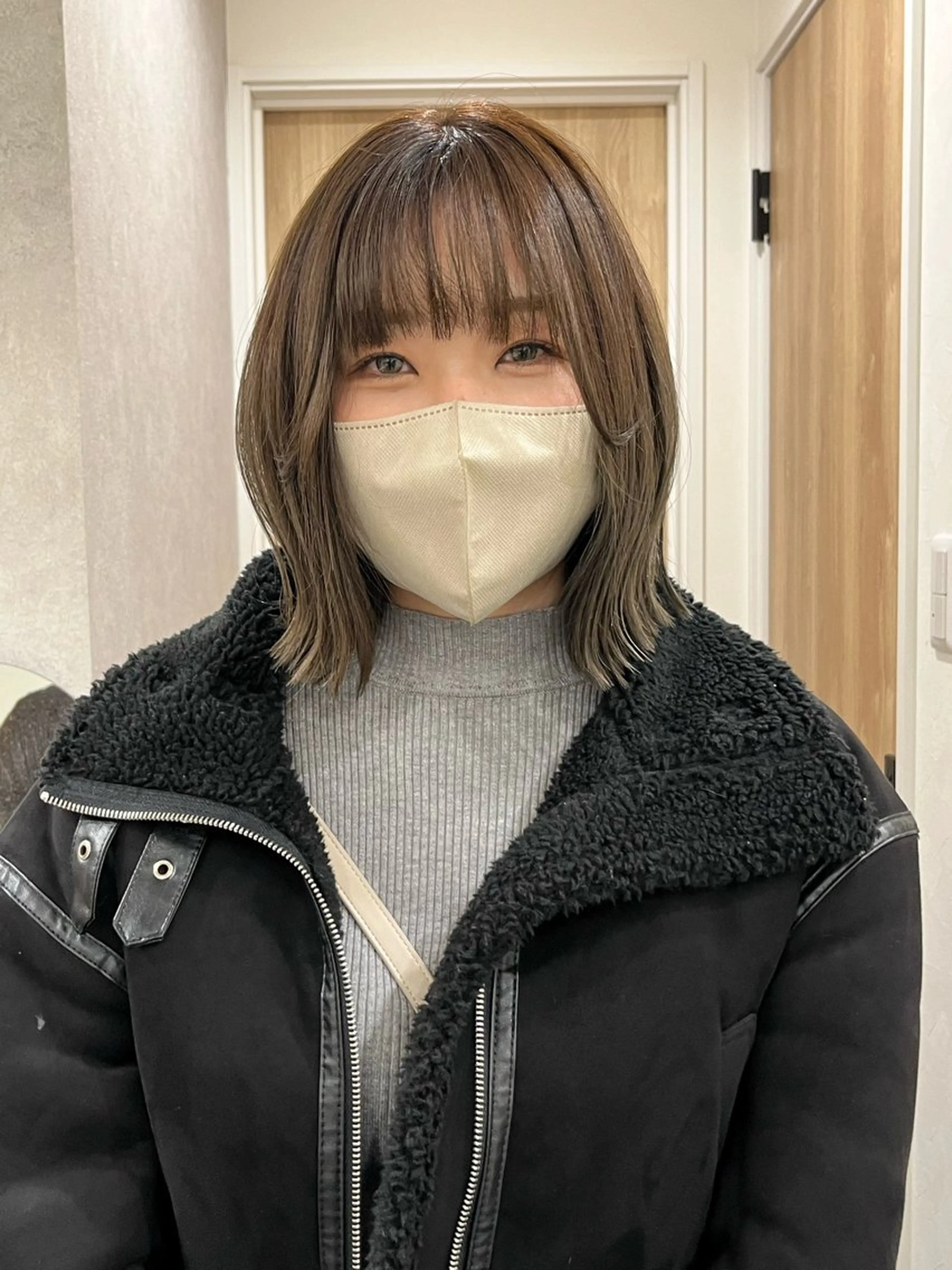 ミディアム くびれヘア 外ハネヘア anon Loemのヘアスタイル