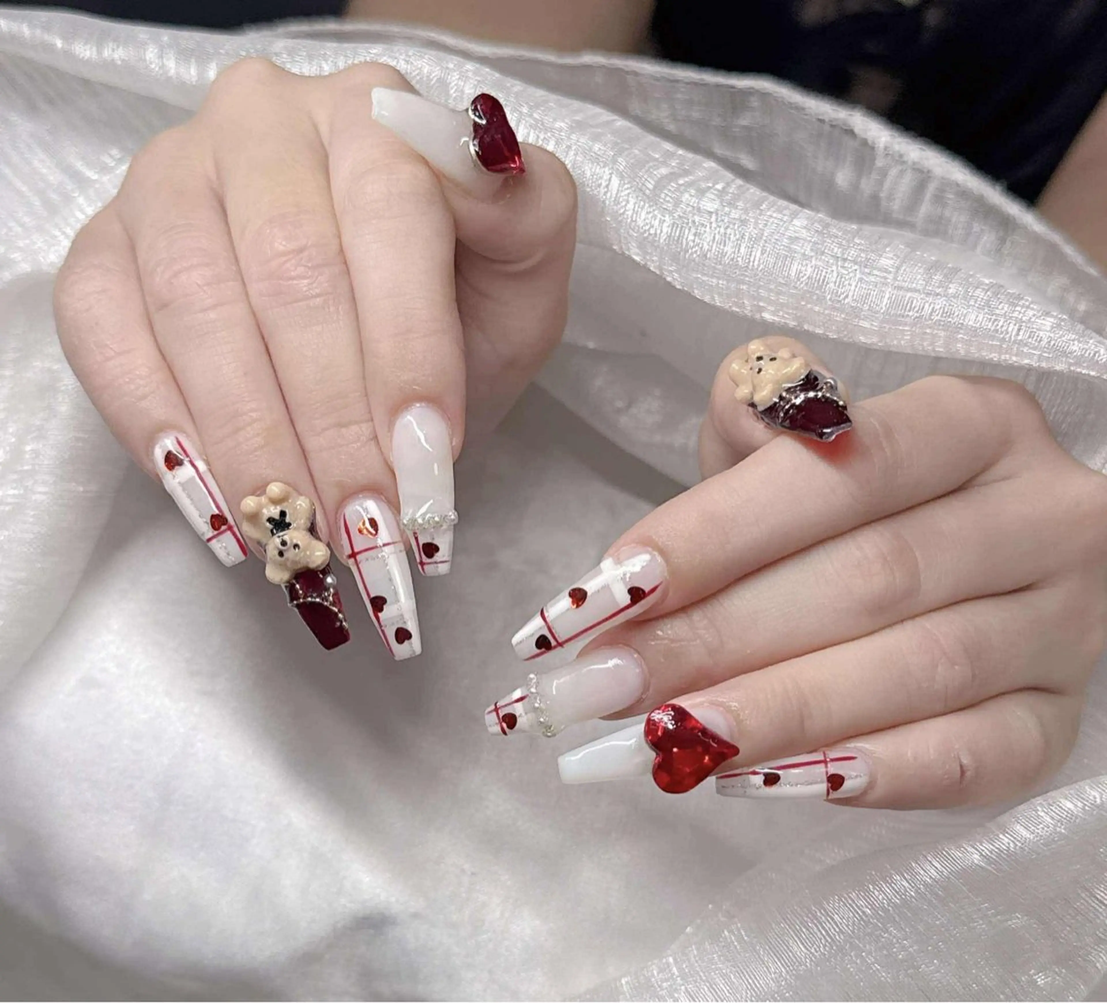 ネイル 長さ出し グラデーション 卒業式 キラキラネイル マグネットネイル ハンドネイル Lee Nailsのネイルデザイン