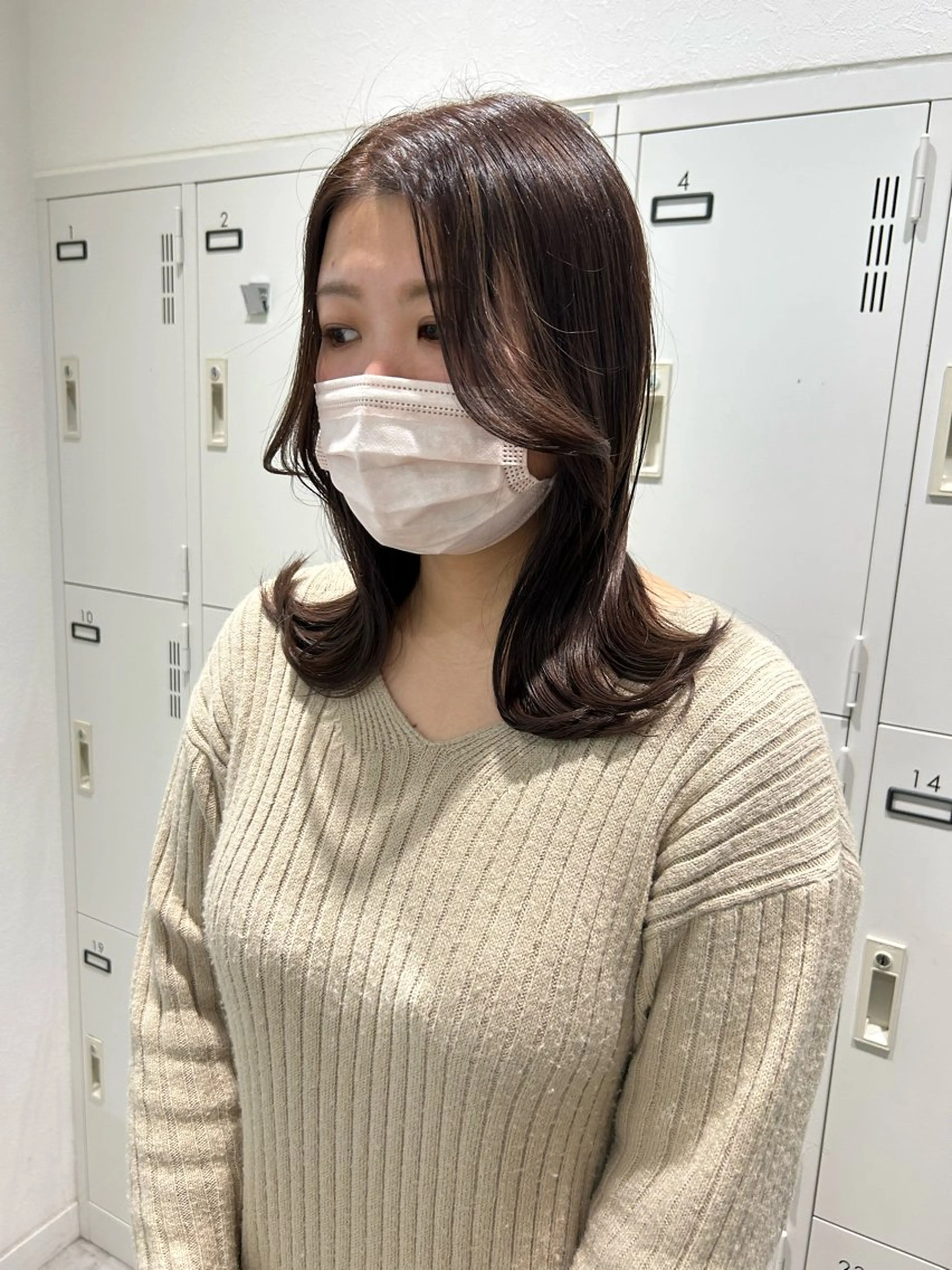 ミディアム カラー くびれヘア 韓国風ヘア THE ESCALA 町田所属・町田縮毛矯正/ 髪質改善/美髪特化のヘアスタイル