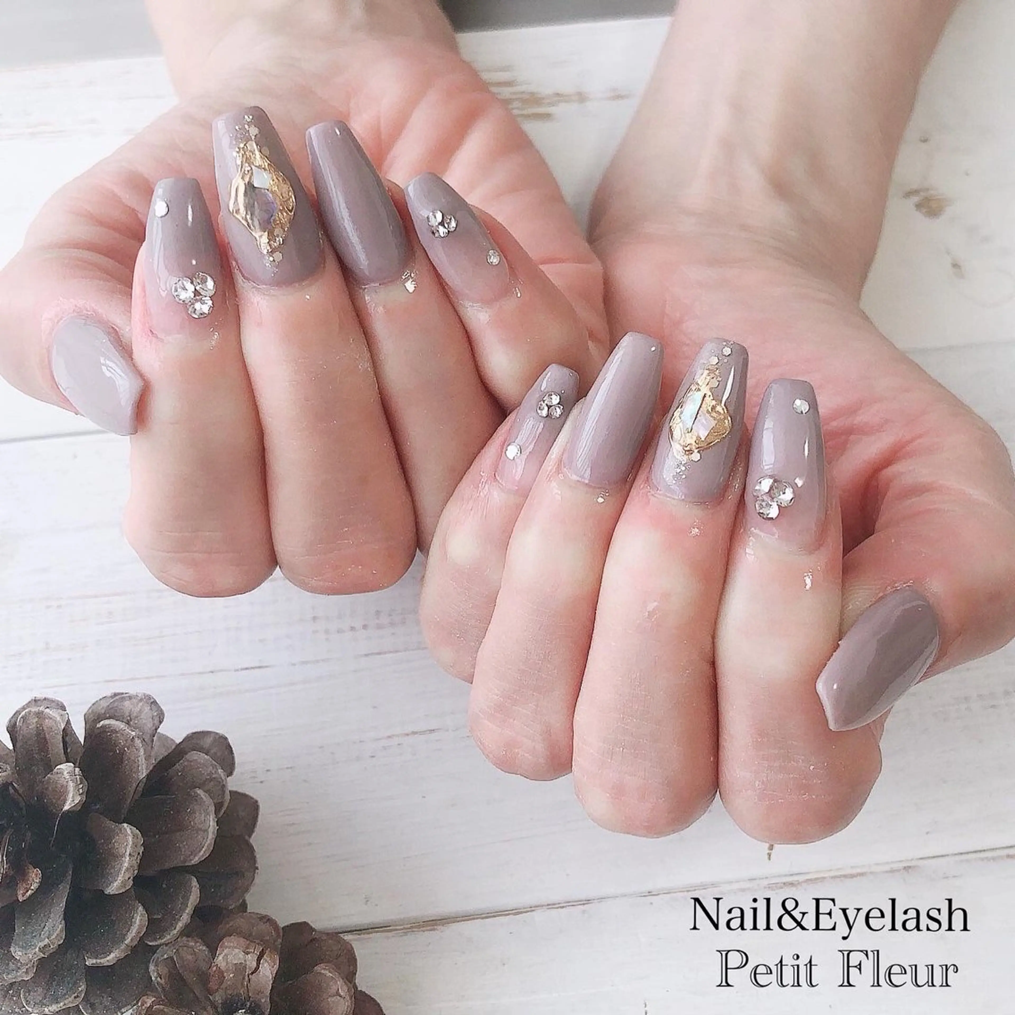 ネイル Petit Fleur所属・青柳 亜梨奈のマツエク・マツパデザイン