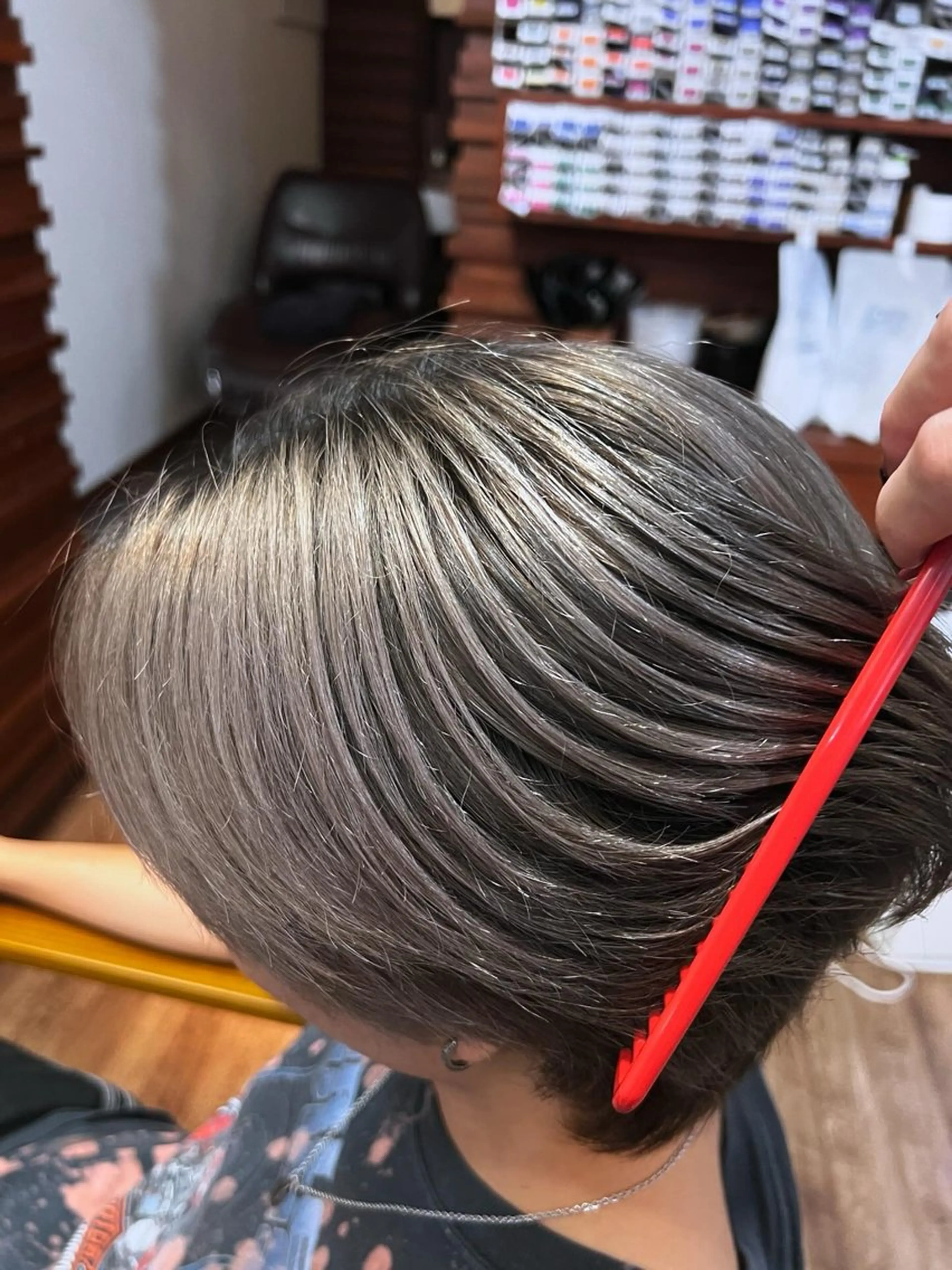 カラー シルバー Tocolaso柏店所属・いさく ひでみつのヘアスタイル
