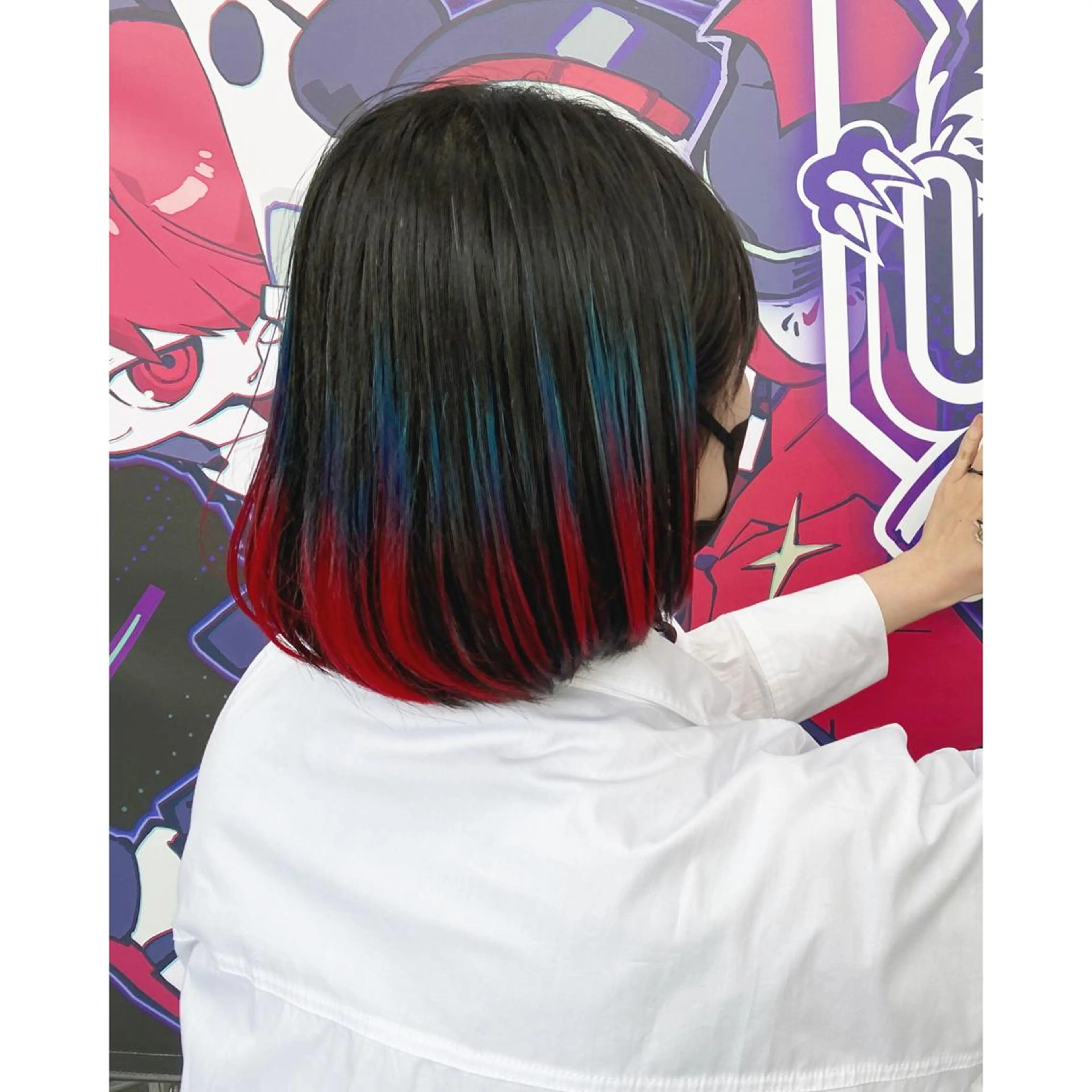 ショート カラー ブリーチ グラデーションカラー インナーカラー ツートーンカラー 推しカラー✨ オタク美容師ユウカのヘアスタイル