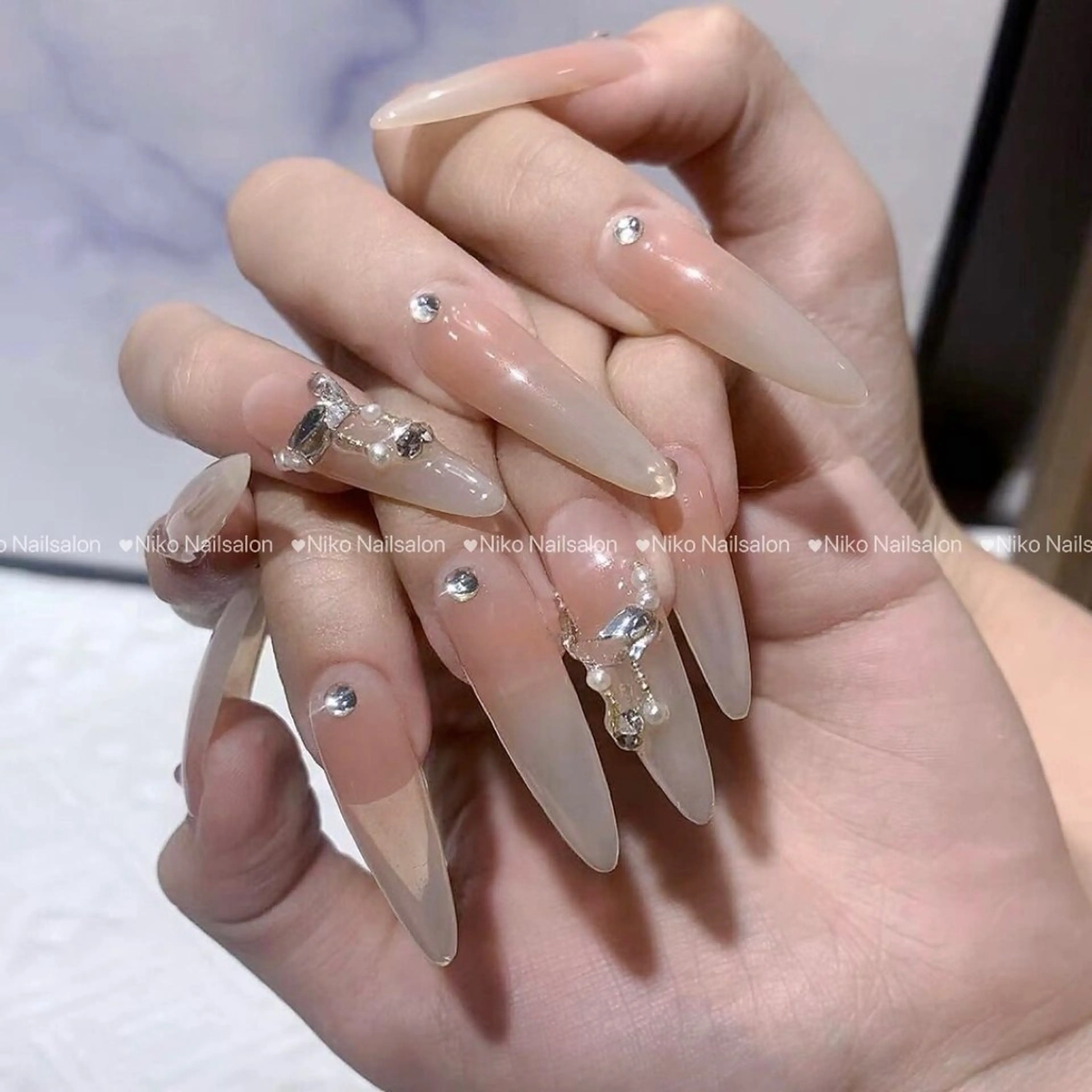 ネイル チークネイル 長さ出し フットネイル フレンチネイル ジェルネイル Niko Nail salon 銀座本店のネイルデザイン