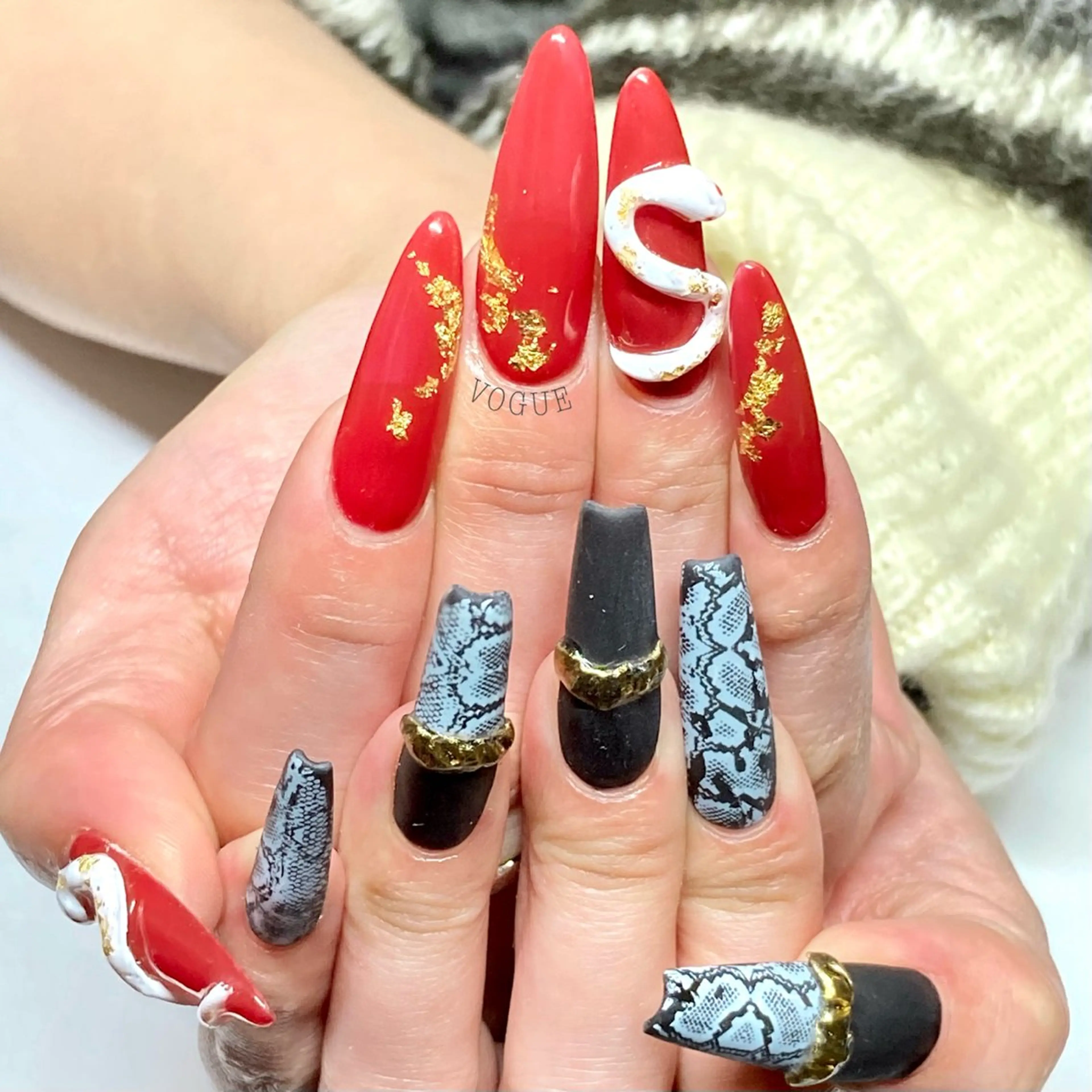ネイル ハンドネイル VOGUE ×SWANのネイルデザイン