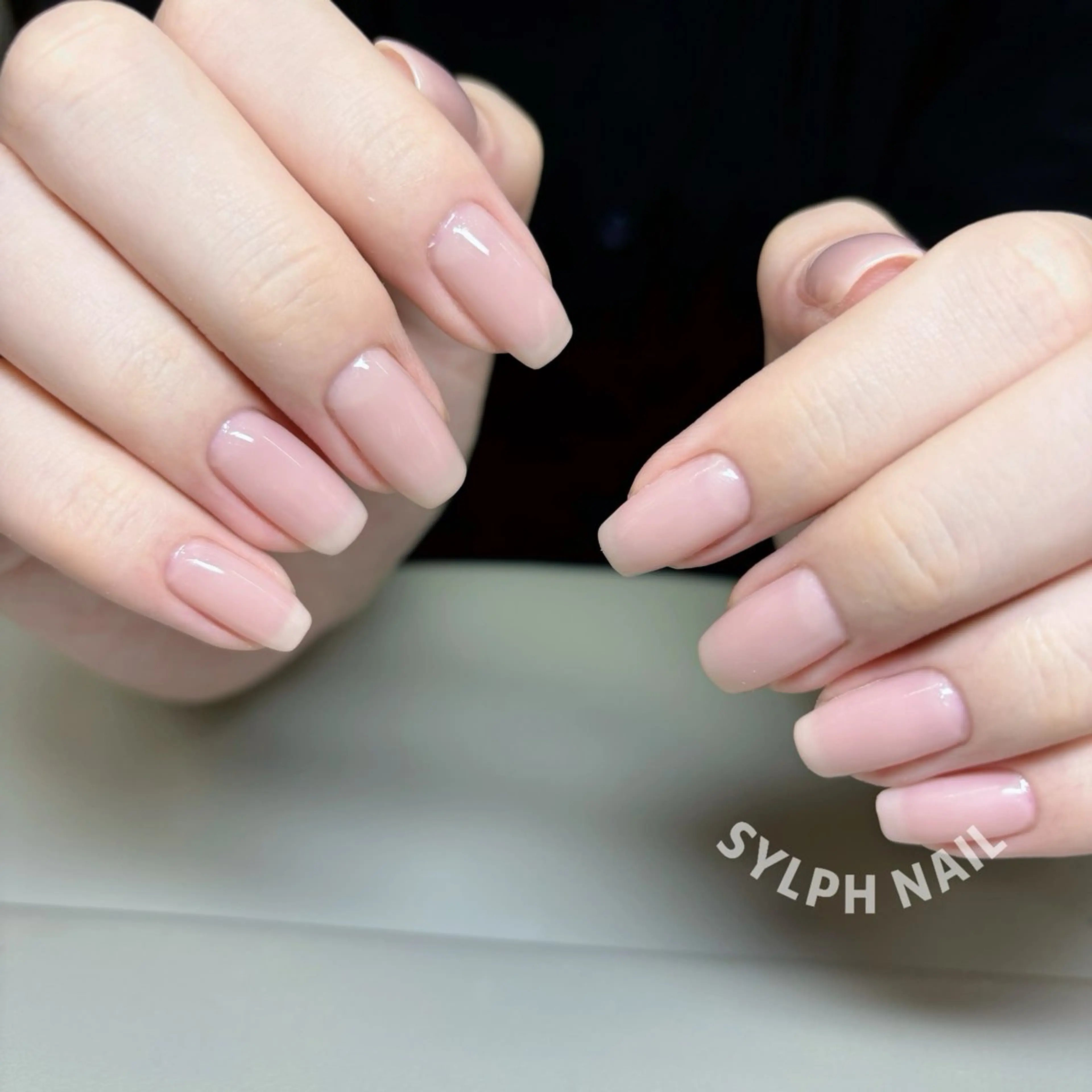 ネイル オーロラネイル フレンチネイル グラデーション 韓国ネイル ラメ(グリッター) ハンドネイル ハンドケア Trend Nail シルフのネイルデザイン