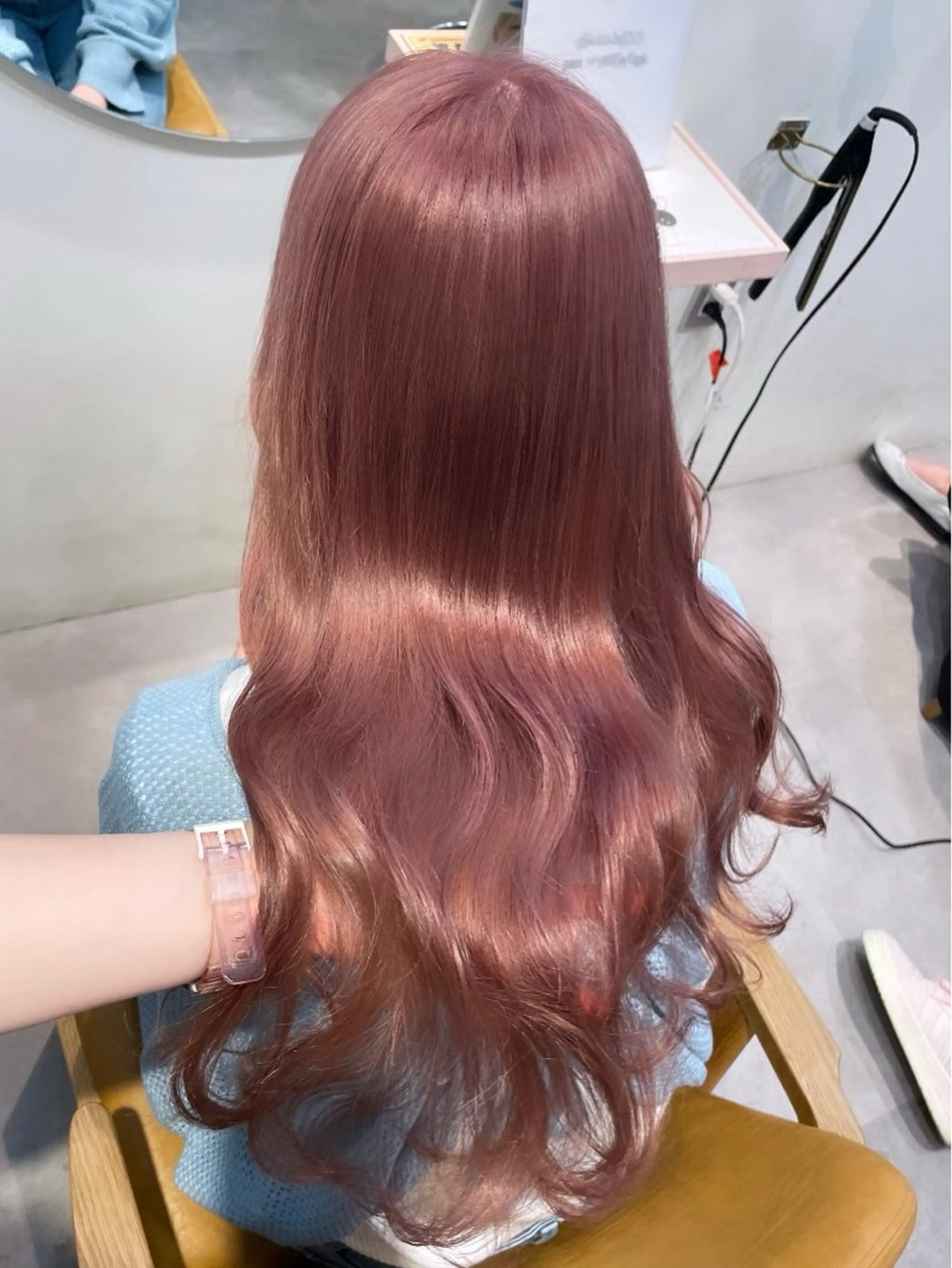 ロング カラー ベージュカラー ピンクカラー ピンクベージュ ヘアカラー 若月 あやかのヘアスタイル