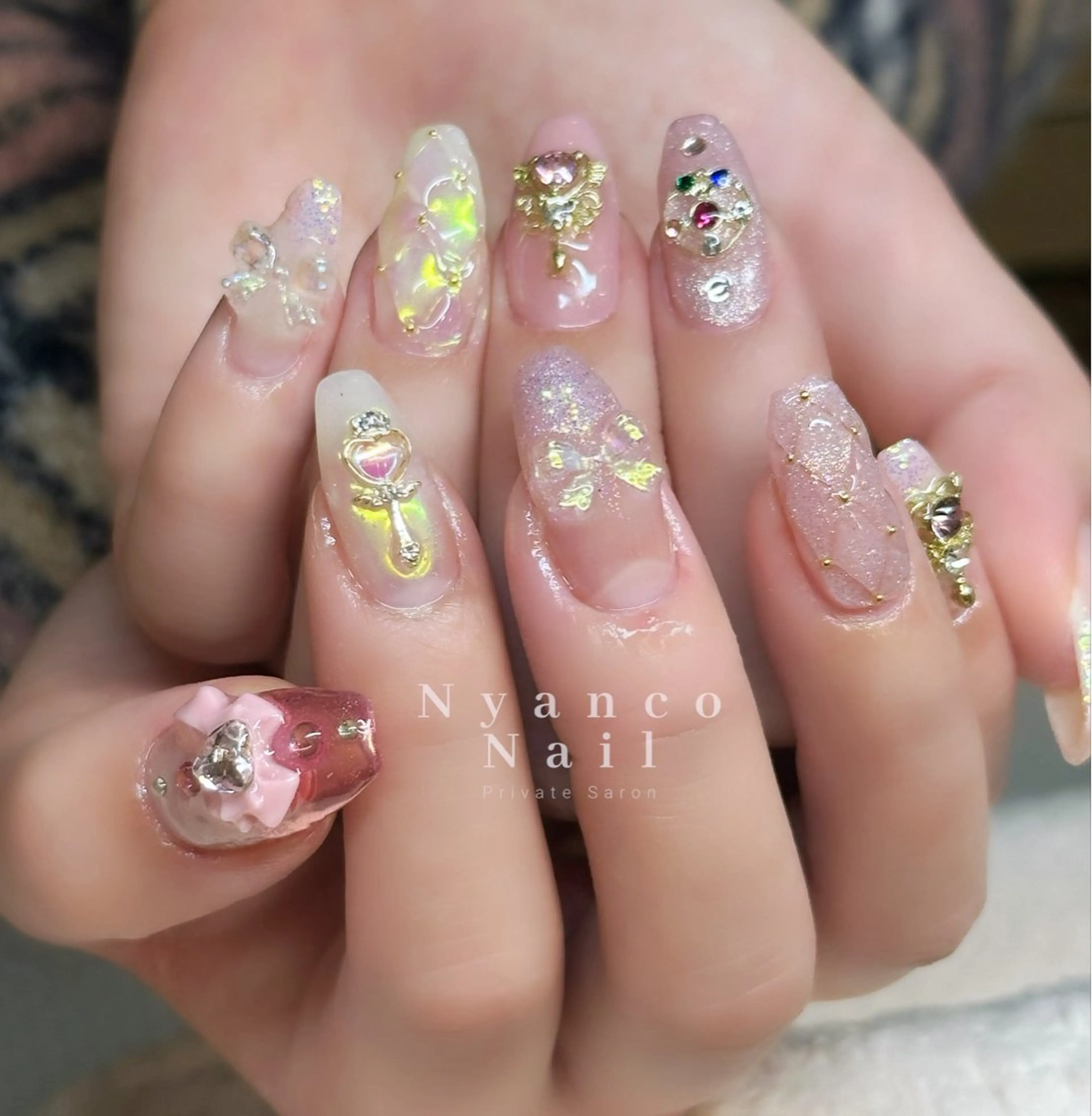 ネイル オーロラネイル ジェルネイル キラキラネイル 春ネイル ワンホンネイル Nyanco Nailのネイルデザイン
