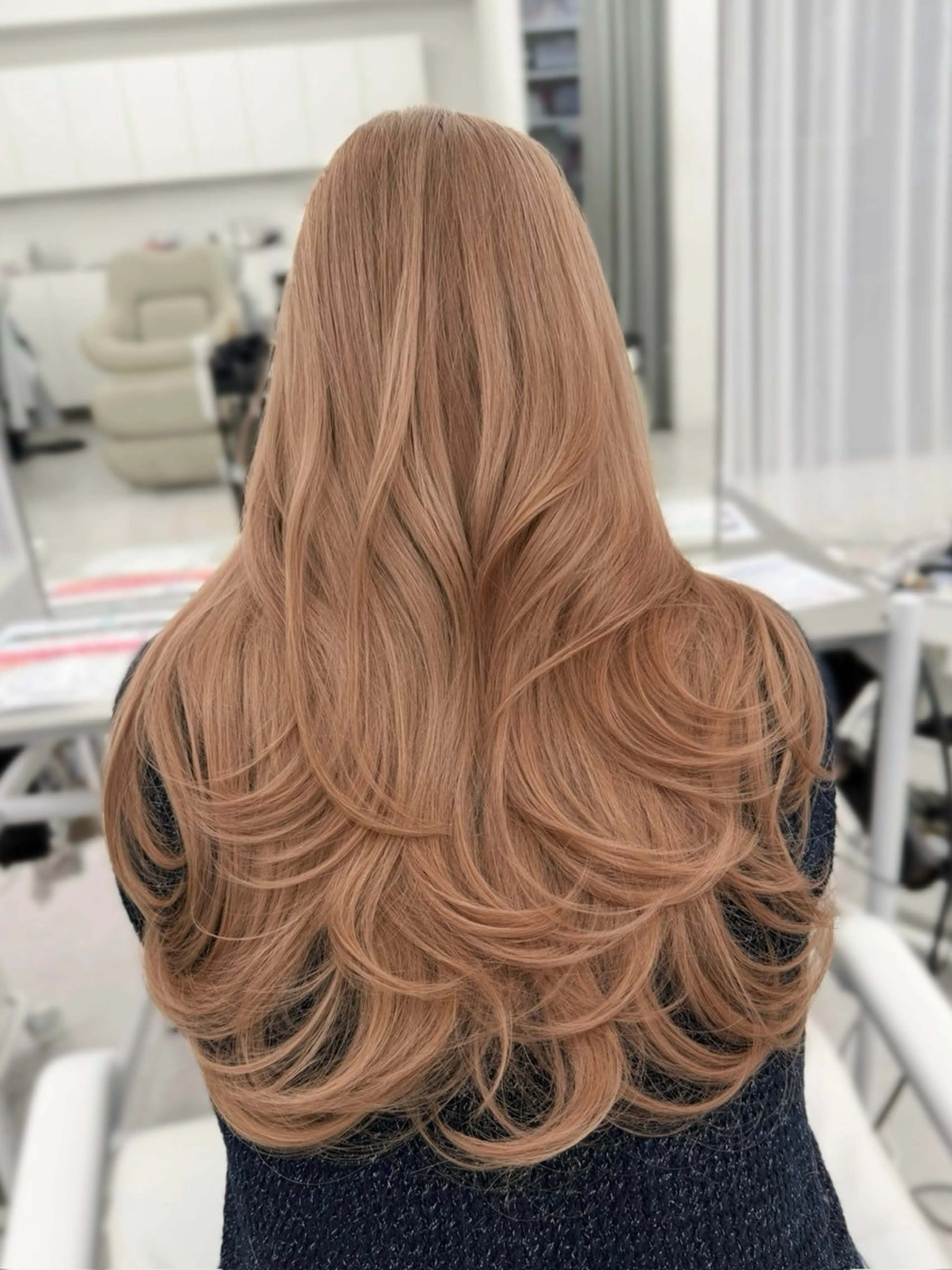 ロング カラー ヘアカラー トリートメント 顔まわりの神様✨ 透明感カラー藤嶋秀幸のヘアスタイル