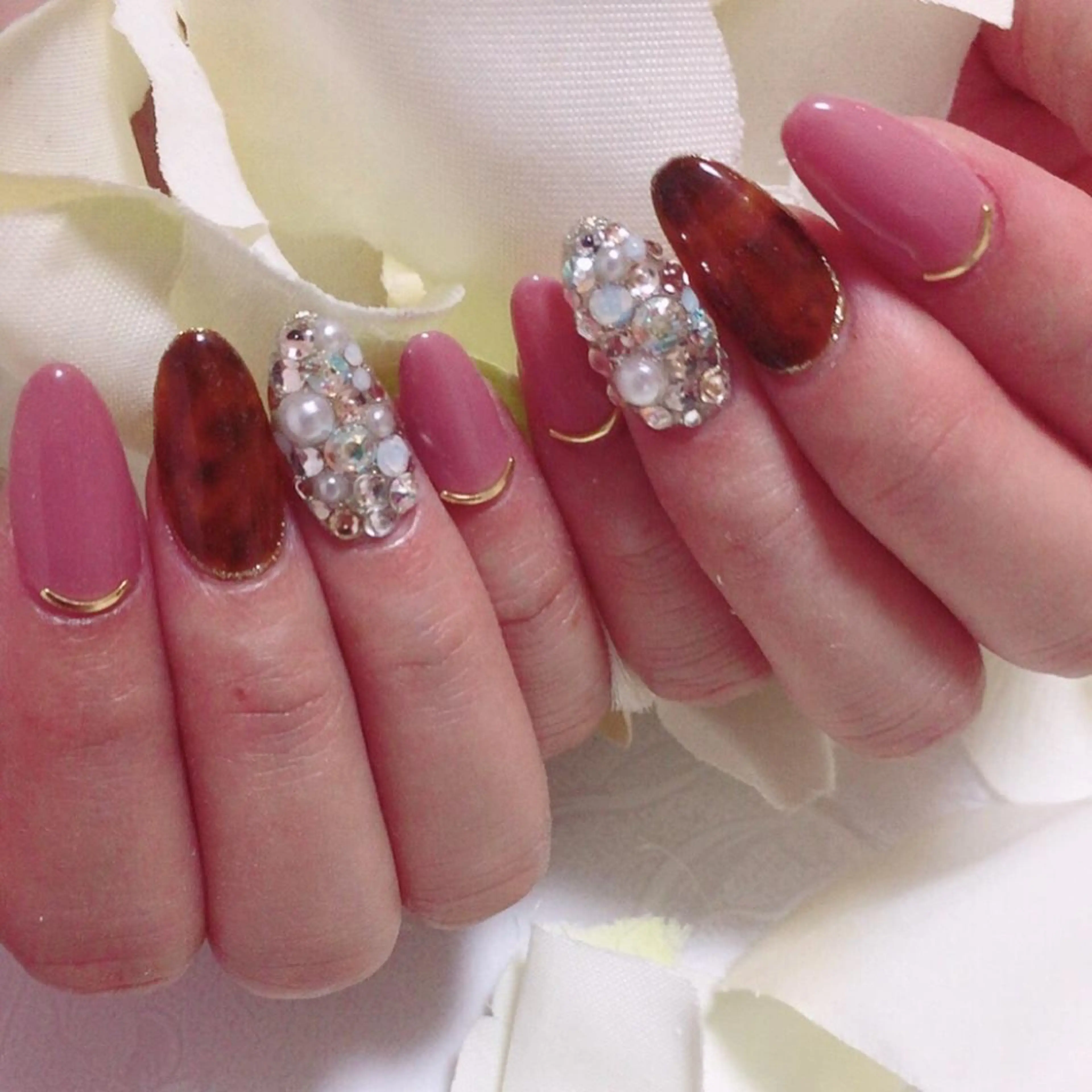 ネイル べっ甲ネイル キラキラネイル ピンク スカルプネイル nail Brugeのネイルデザイン