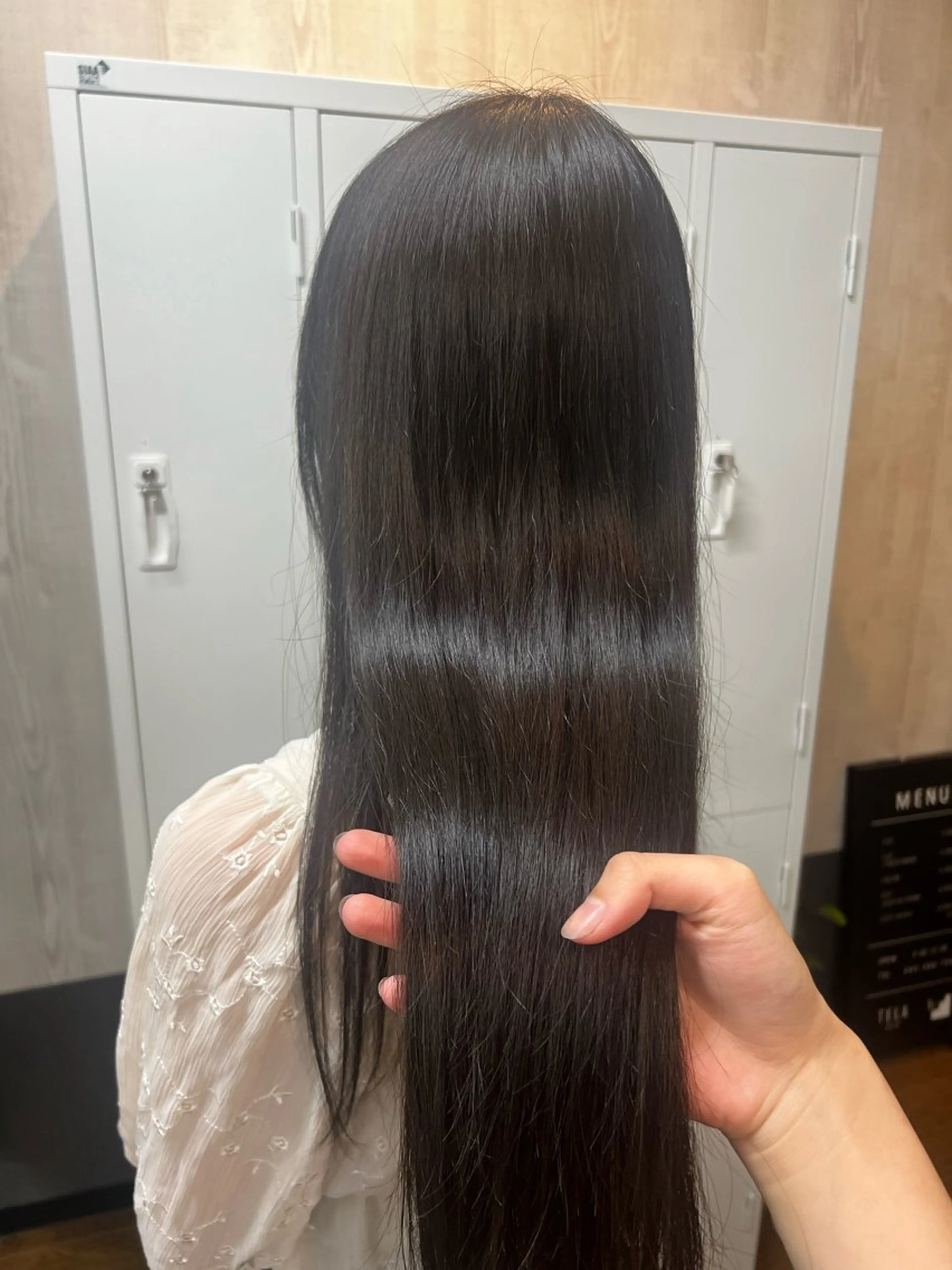 ロング 岡野 綾のヘアスタイル