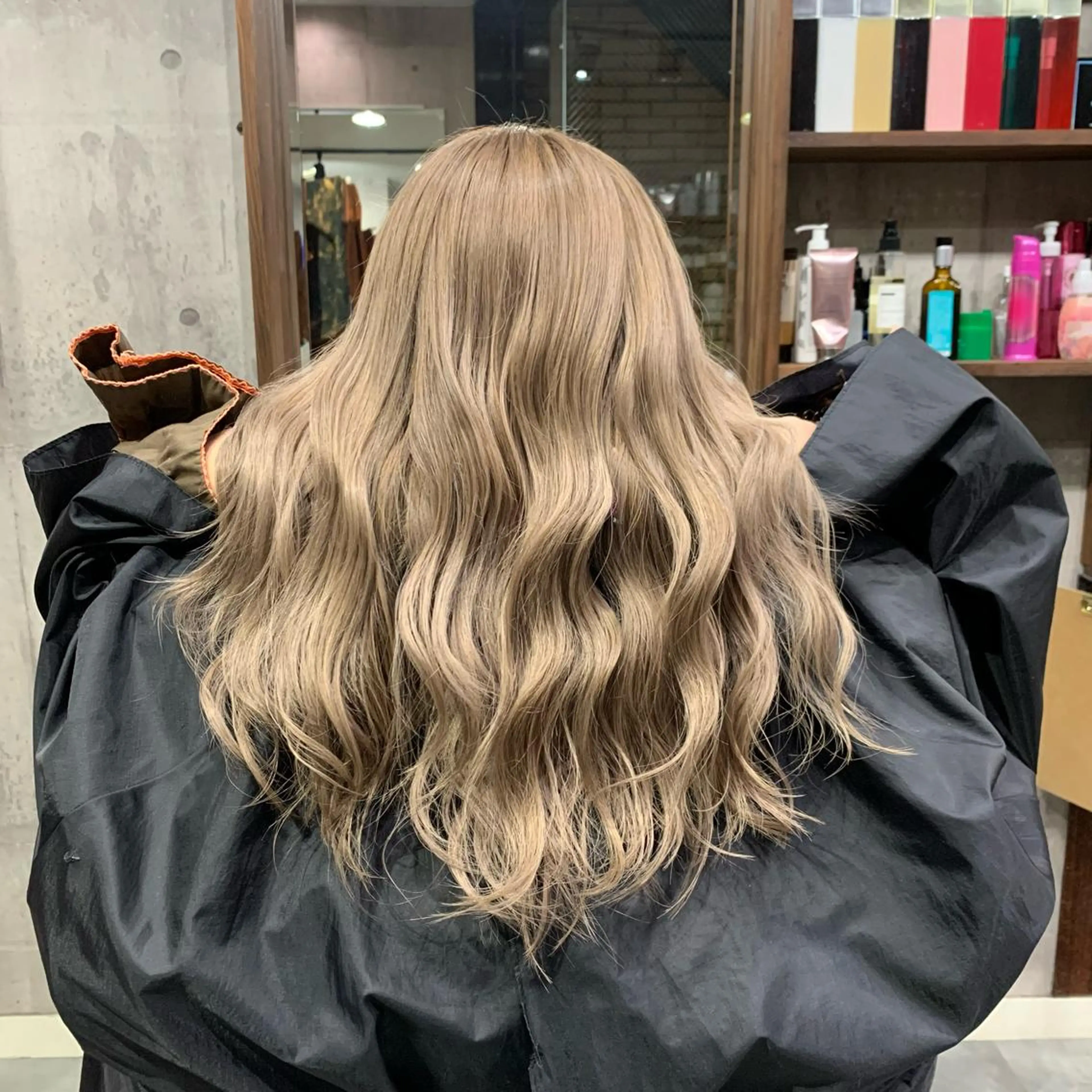 ロング カラー ベージュカラー ミルクティーベージュ LAFF きよののヘアスタイル