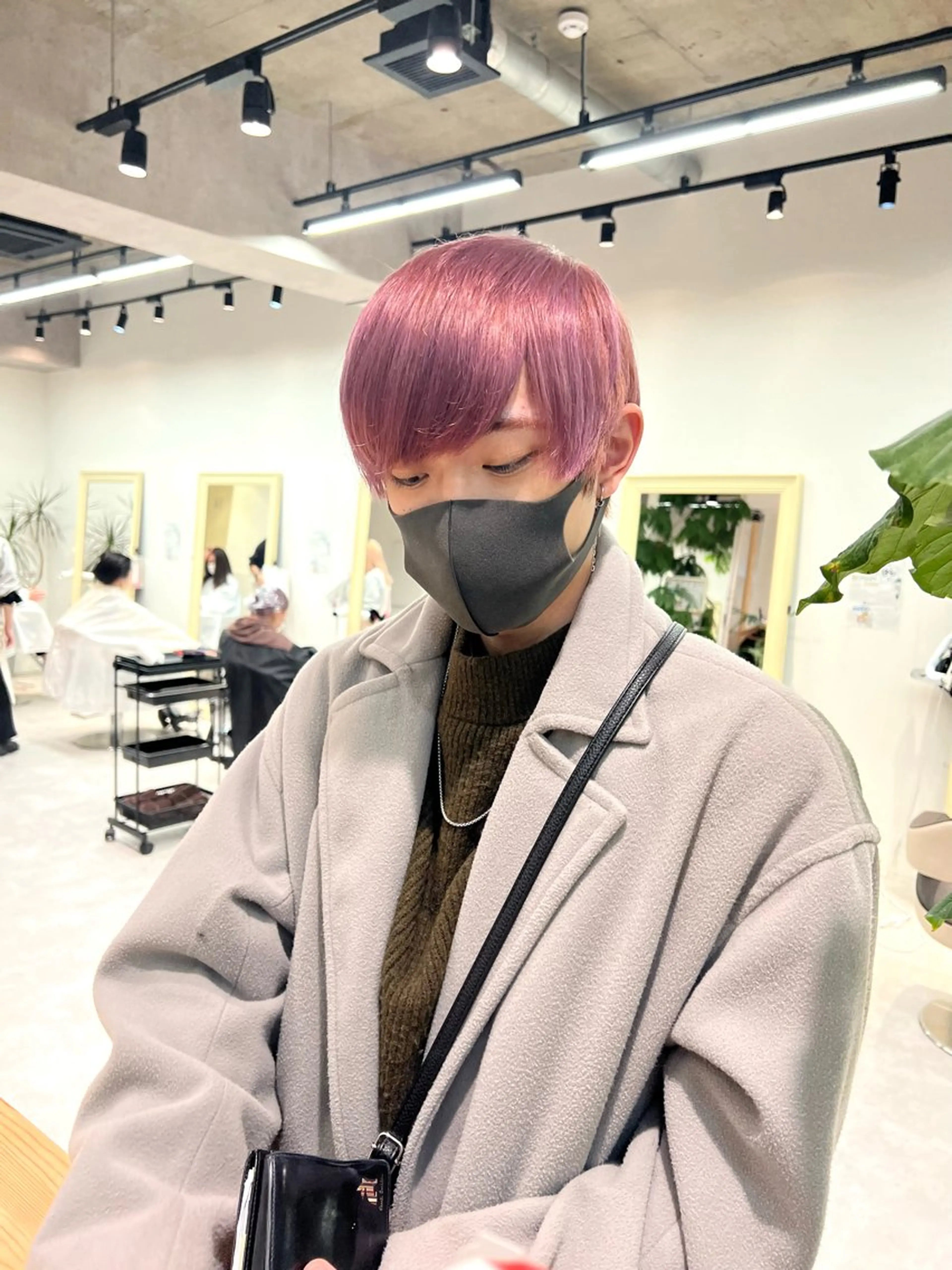 ショート カラー カット ヘアカラー トリートメント ダブルカラーブリーチ 髪質改善　縮毛矯正のヘアスタイル
