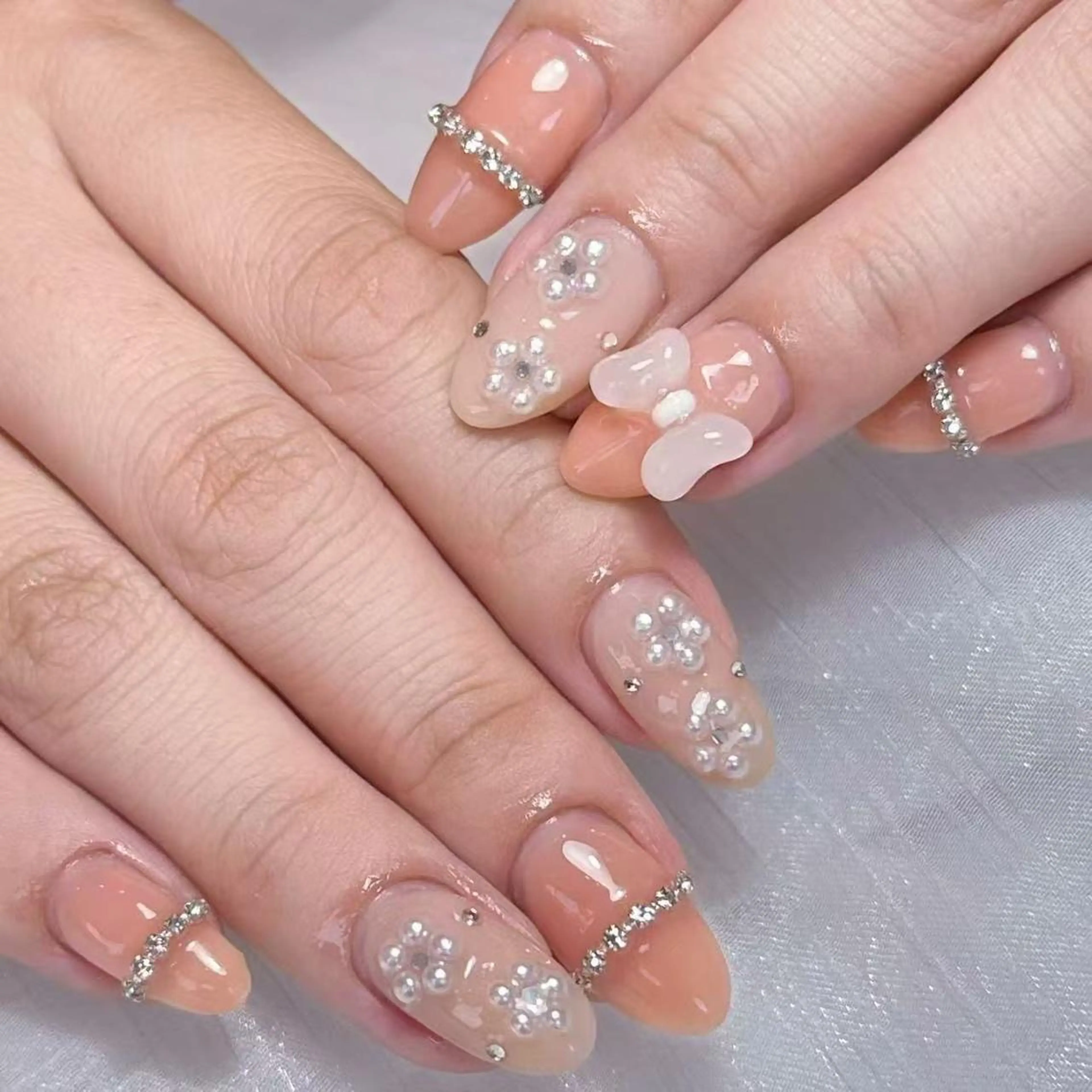 ネイル アートネイル オーロラネイル ガーリー キラキラネイル 韓国ネイル ハンドネイル DIAMOND 💅のネイルデザイン