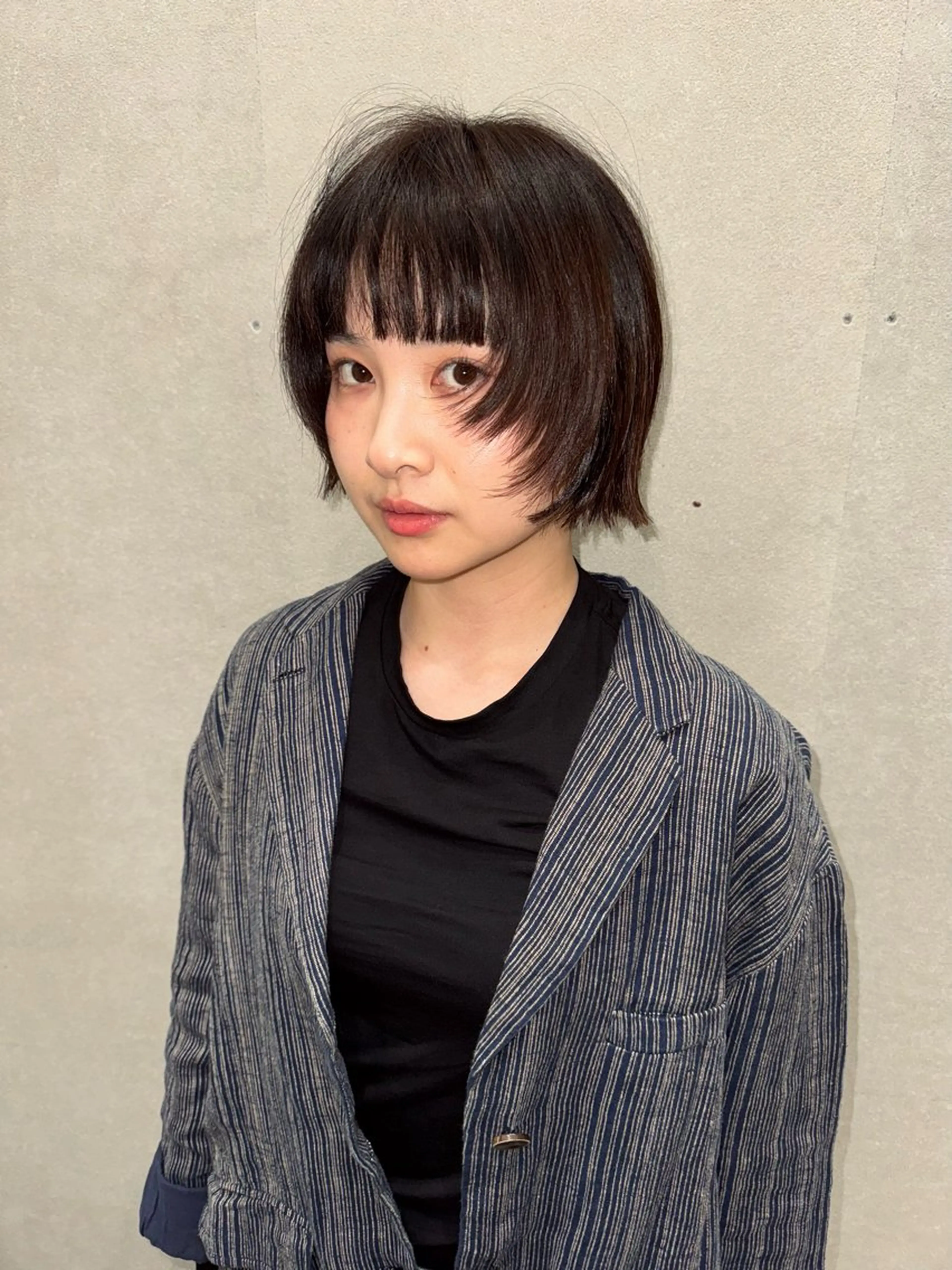 ショート カラー ボブ 顔まわりレイヤー レイヤーカット カット ヘアカラー トリートメント センスをお届けします 大谷将生INFPのヘアスタイル