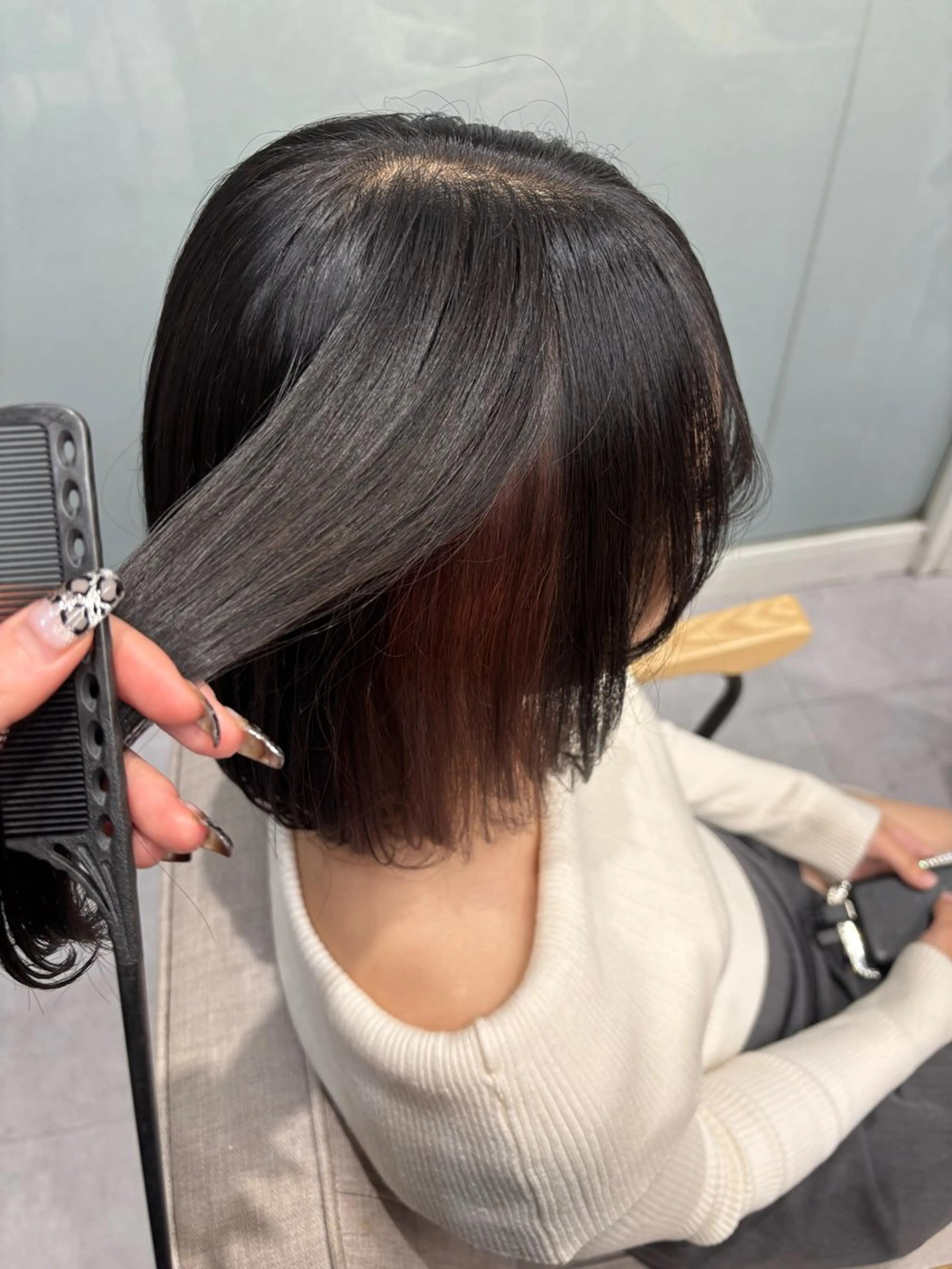 ミディアム サイトウ ユリコのヘアスタイル