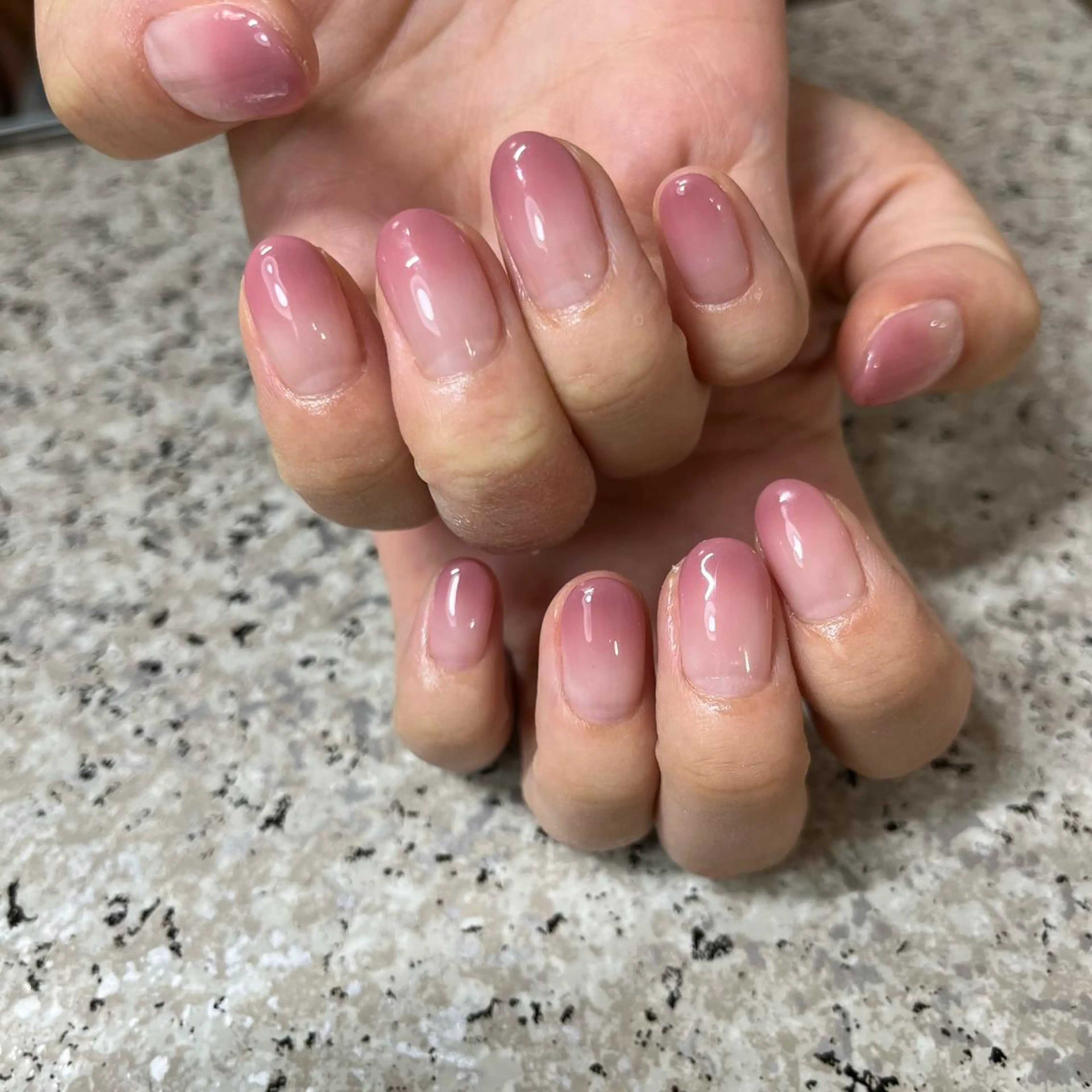 ネイル グラデーション ピンク nailsalon maluriのネイルデザイン