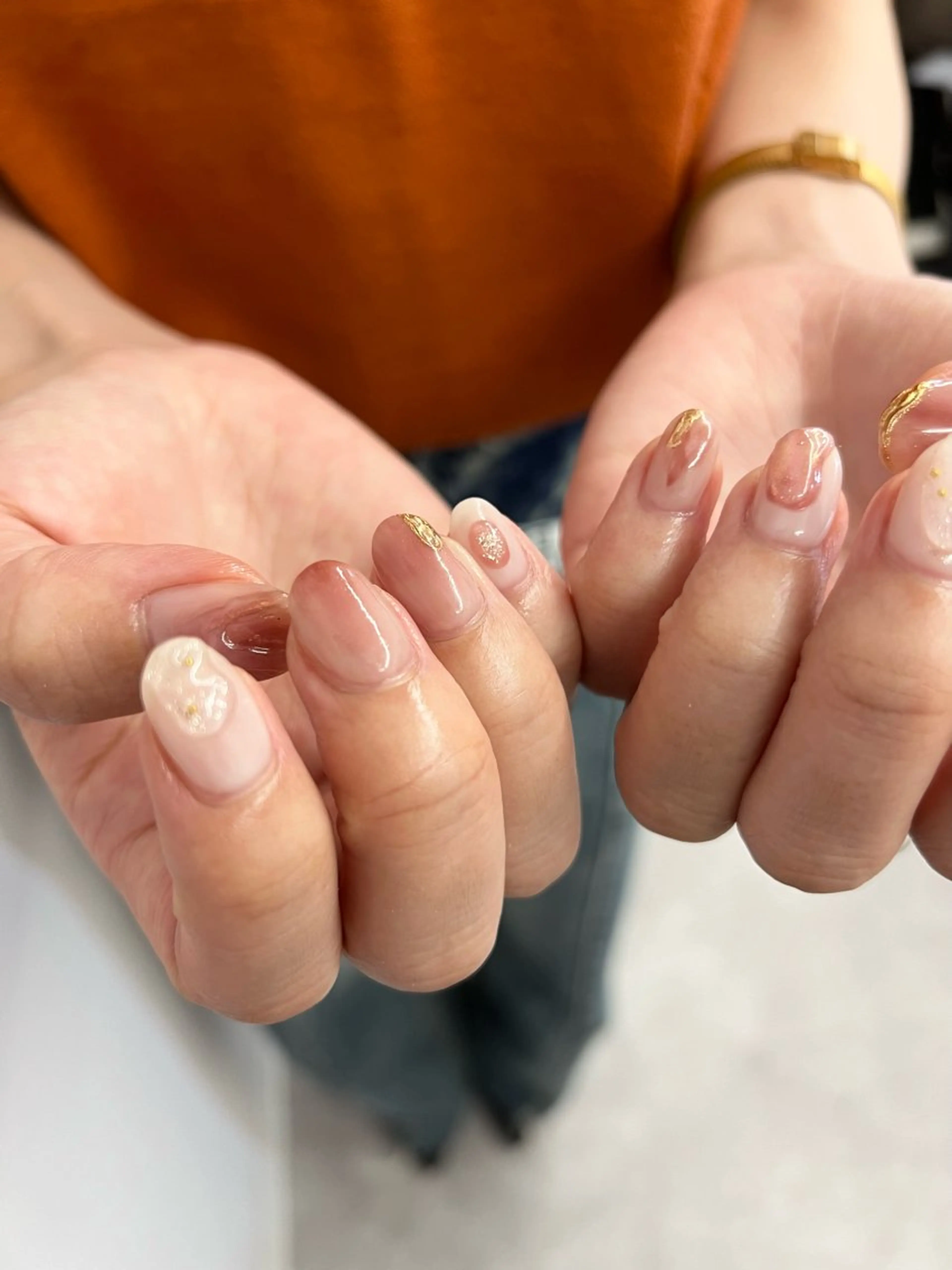 ネイル ボルドー ジェルネイル ゴールド 韓国ネイル ミラーネイル ハンドネイル ハンドケア Bana_ Nailのネイルデザイン