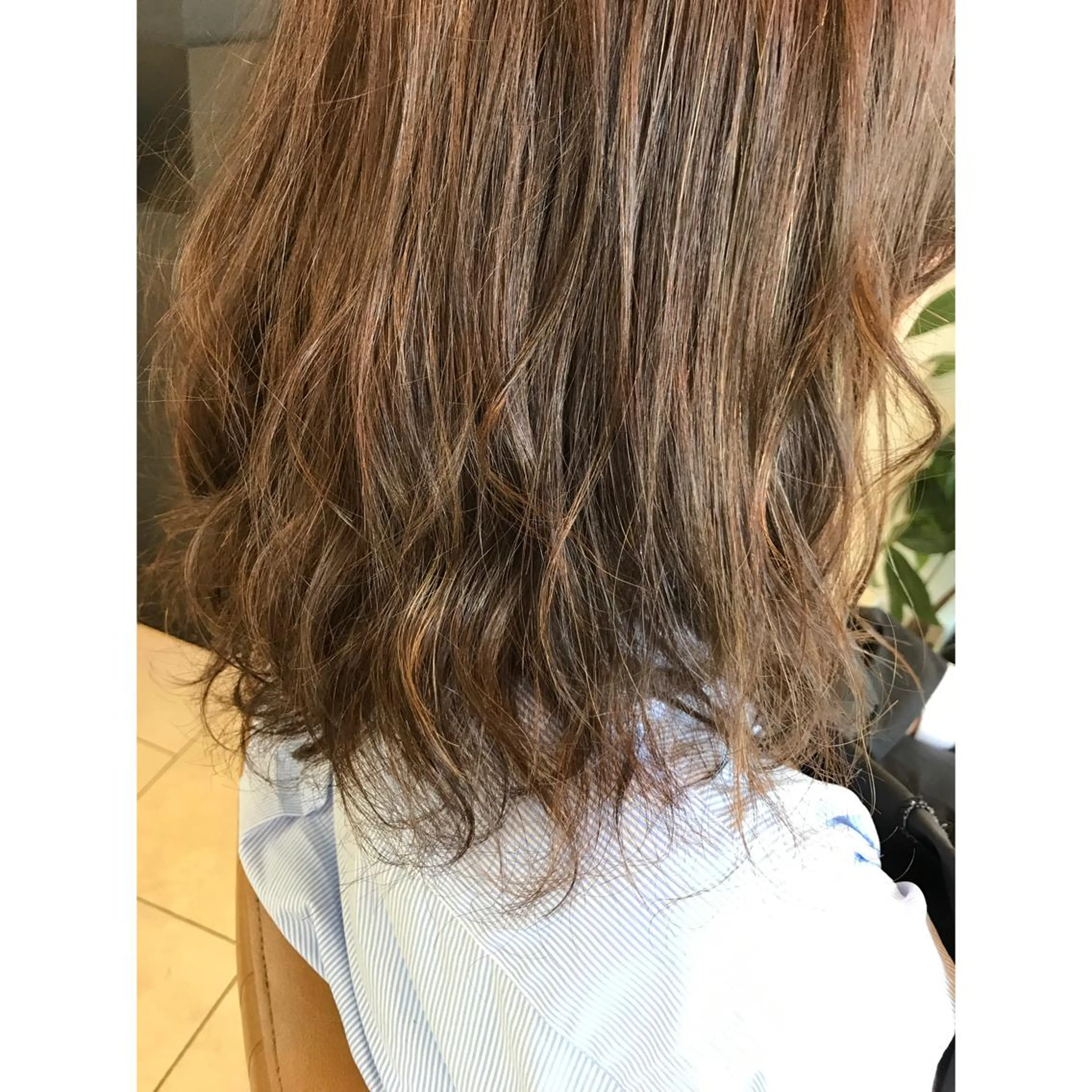 ミディアム カラー ハイライトカラー ハイライト 坂西 春果のマツエク・マツパデザイン