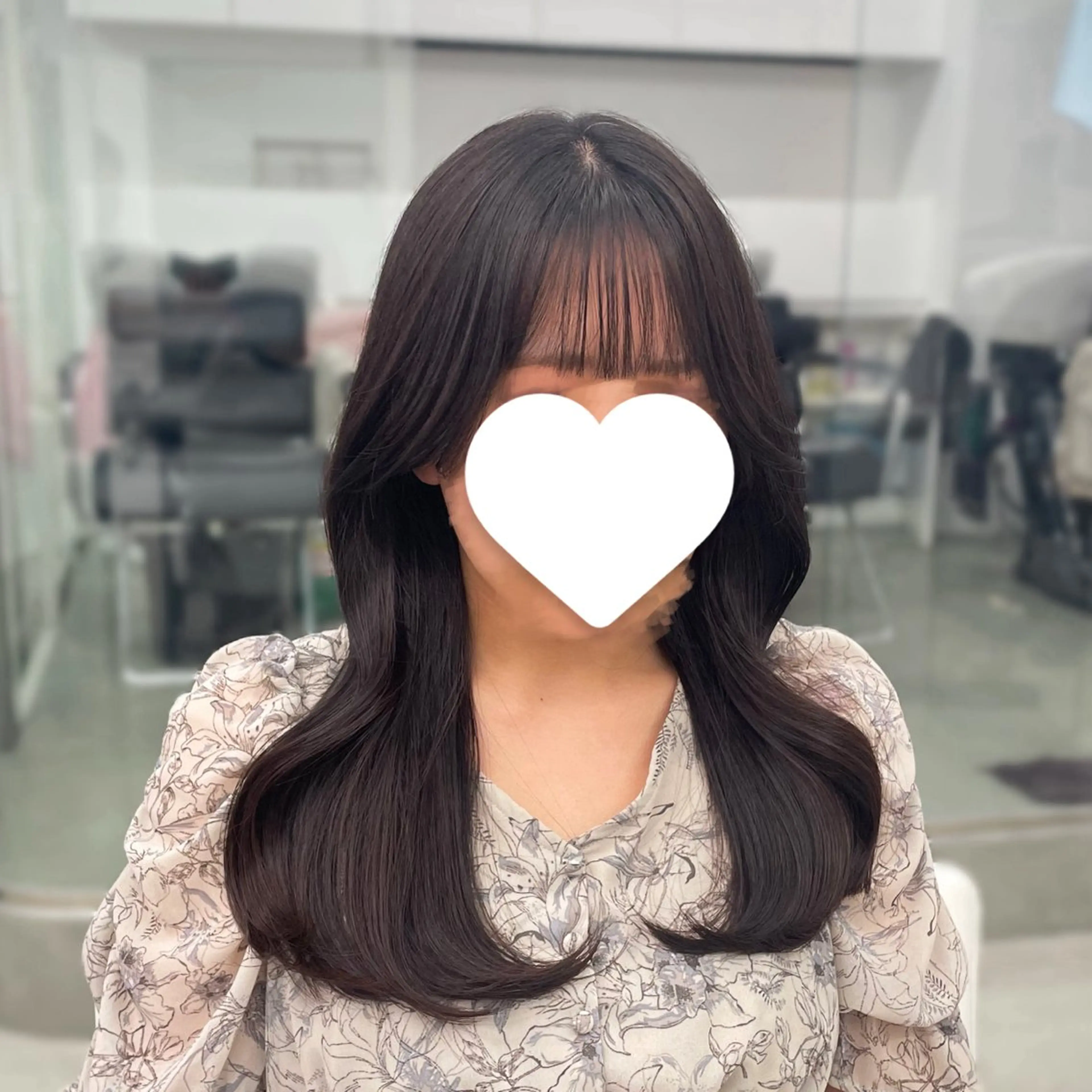 セミロング カラー 今園 桃愛のヘアスタイル