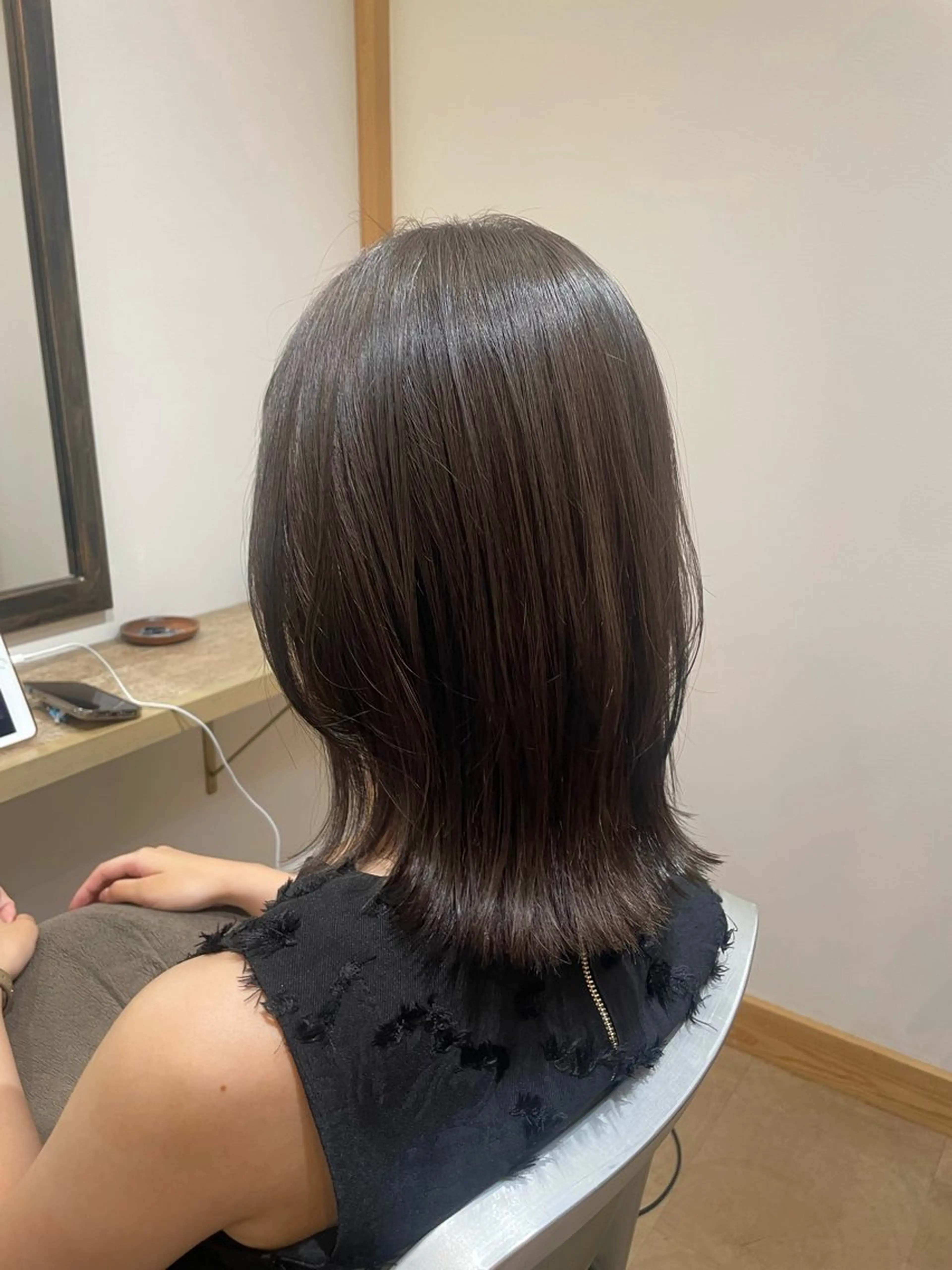 ミディアム カット ヘアカラー トリートメント 山口里莉 /ブリーチカラーのヘアスタイル