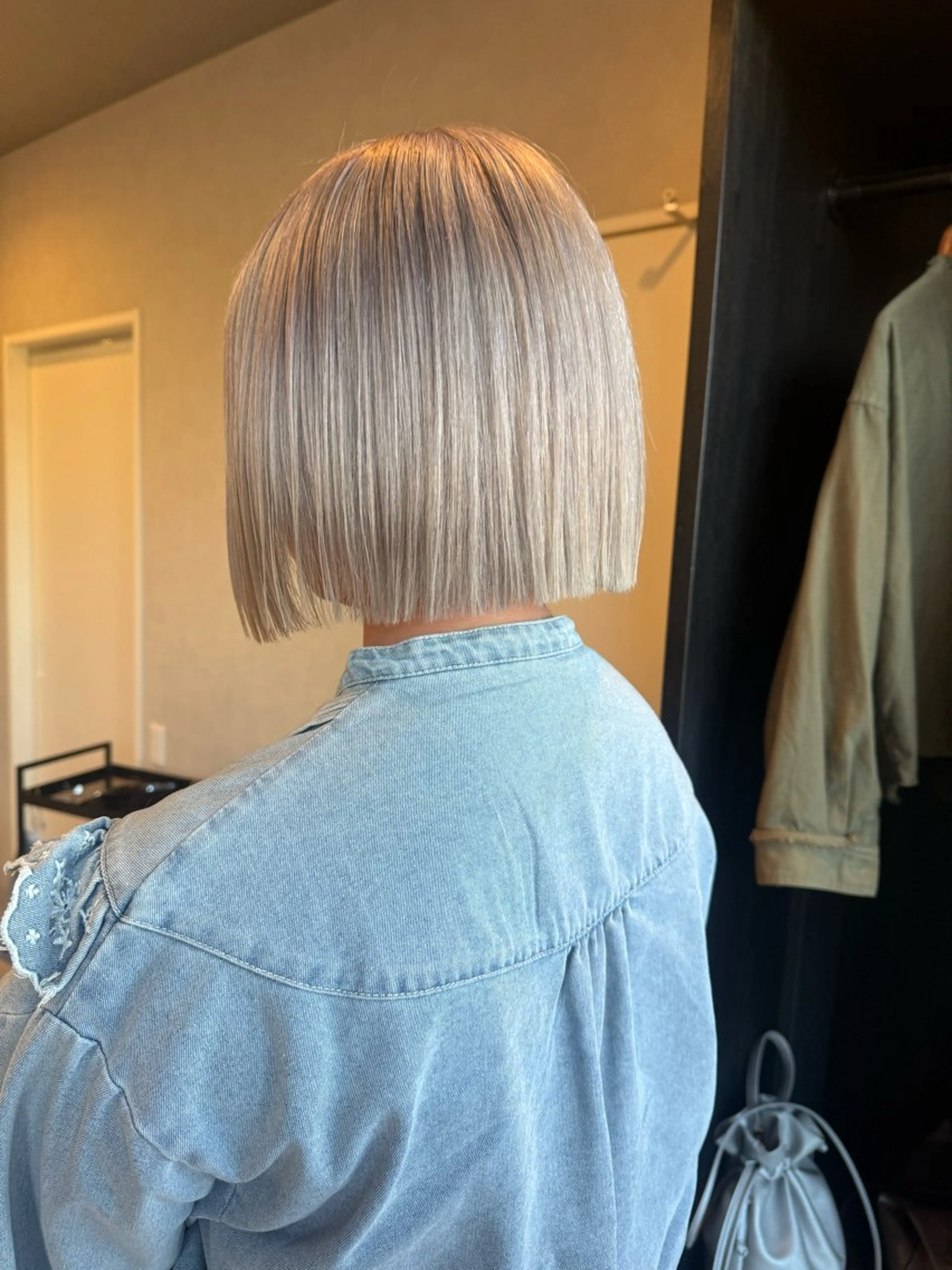 ショート カラー グレージュ ヘアカラー 透明カラー/レイヤー misaki °*のヘアスタイル