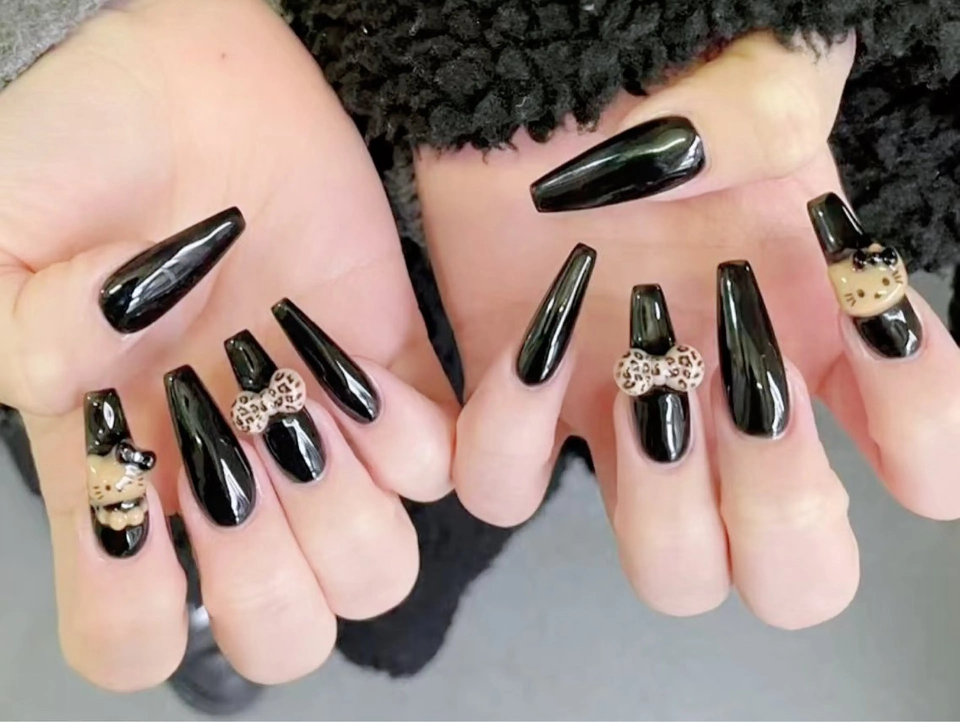ネイル チークネイル フレンチネイル ジェルネイル グラデーション ハート ハンドネイル Mimo beau ty   salonのネイルデザイン