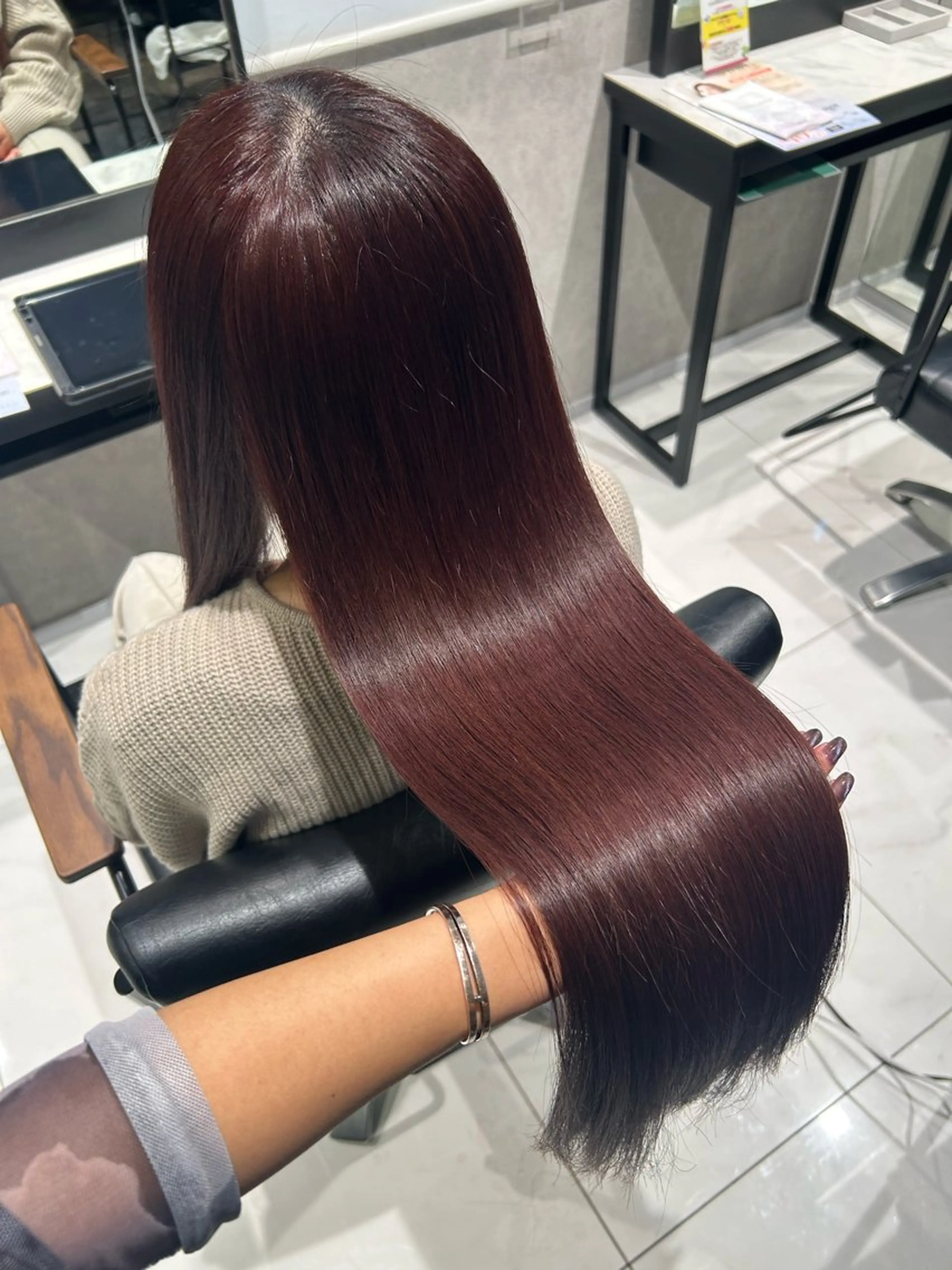 カラー レッドカラー 透明感カラー🩵 束感まつげ🪼海月のヘアスタイル