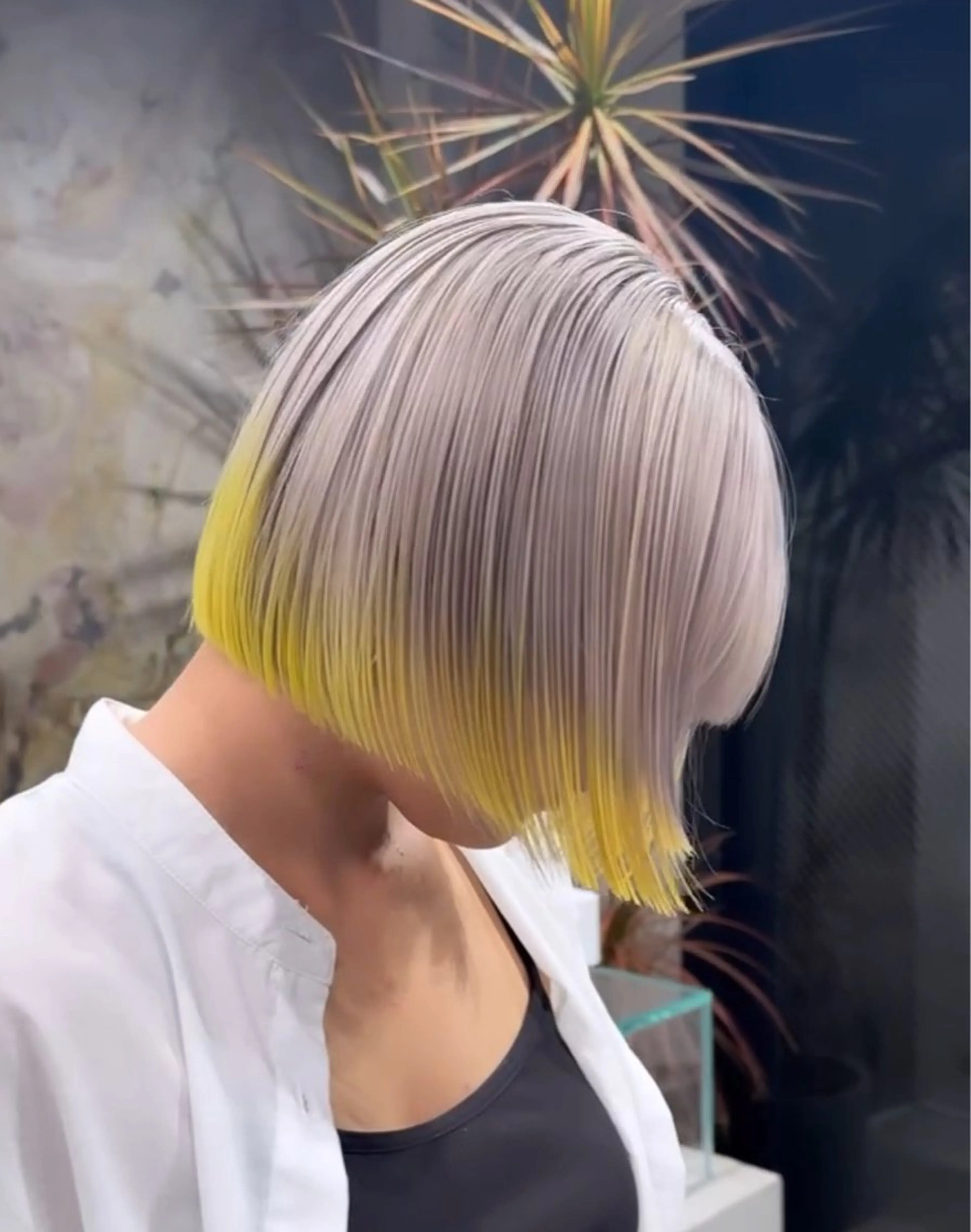 ショート ピンクラベンダー イエローカラー トリートメント SOL.所属・ハイトーンカラー/デ ザインカラー中川竜斗のヘアスタイル