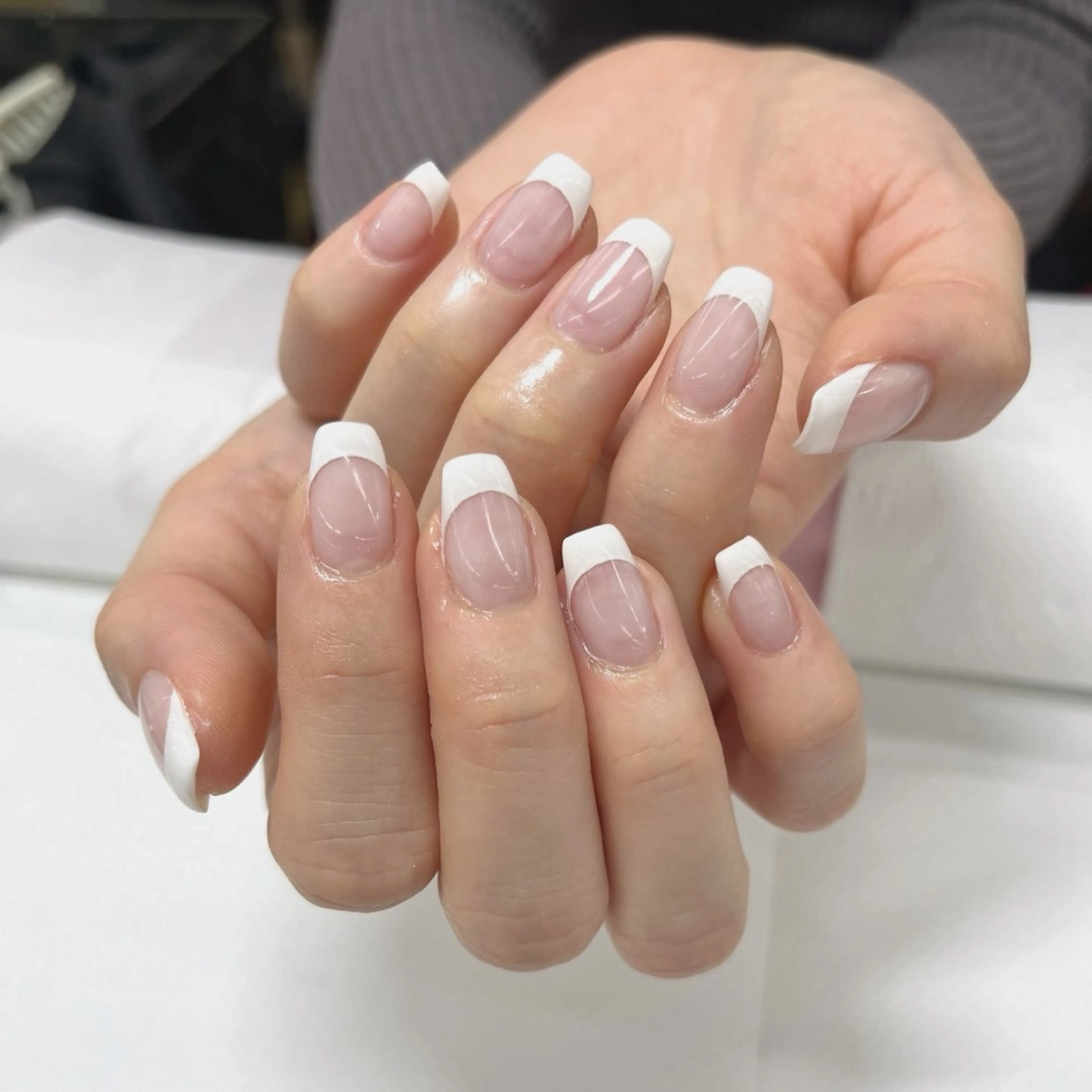 ネイル クリアネイル フレンチネイル シンプルネイル ハンドネイル 【MAXKELLY】 AOYAMAのネイルデザイン