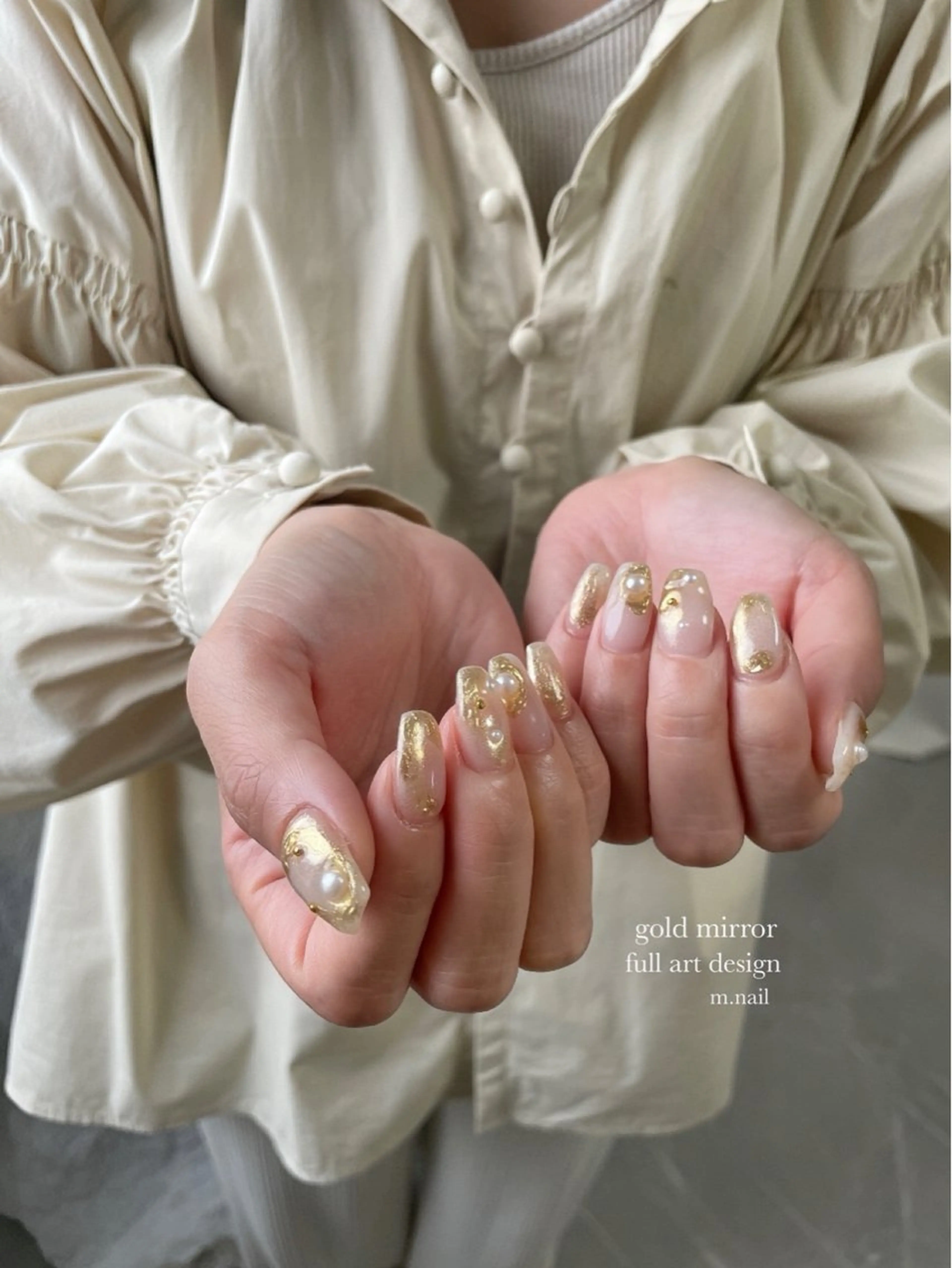 ネイル オーロラネイル ゴールド マグネットネイル ミラーネイル ニュアンスネイル ハンドネイル m.nail salonのネイルデザイン