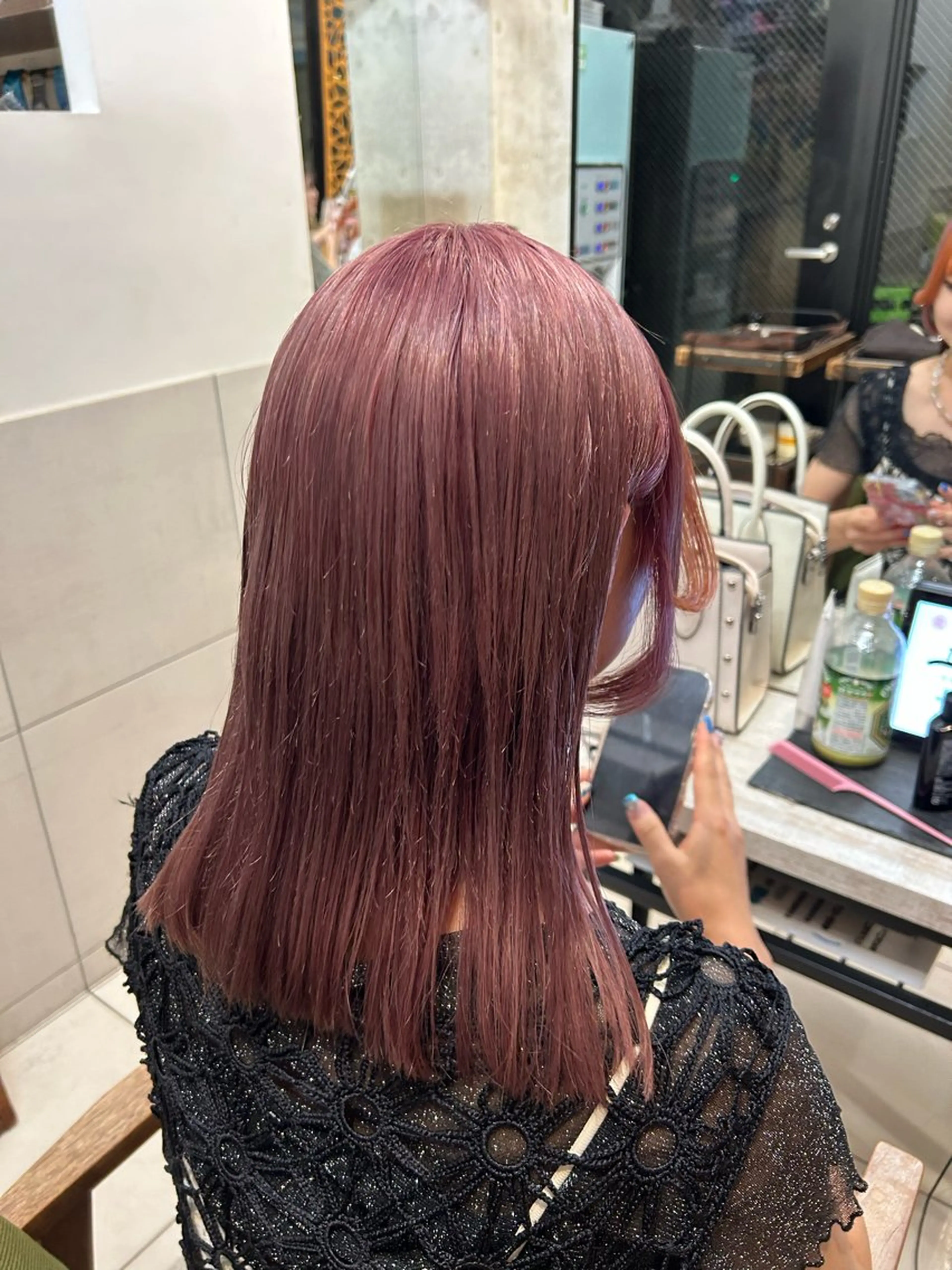 セミロング カラー ベージュカラー ピンクカラー ピンクベージュ カット ヘアカラー トリートメント 艶カラー/耳つぼ/ 浴衣着付け/渡辺奈緒のその他イメージ
