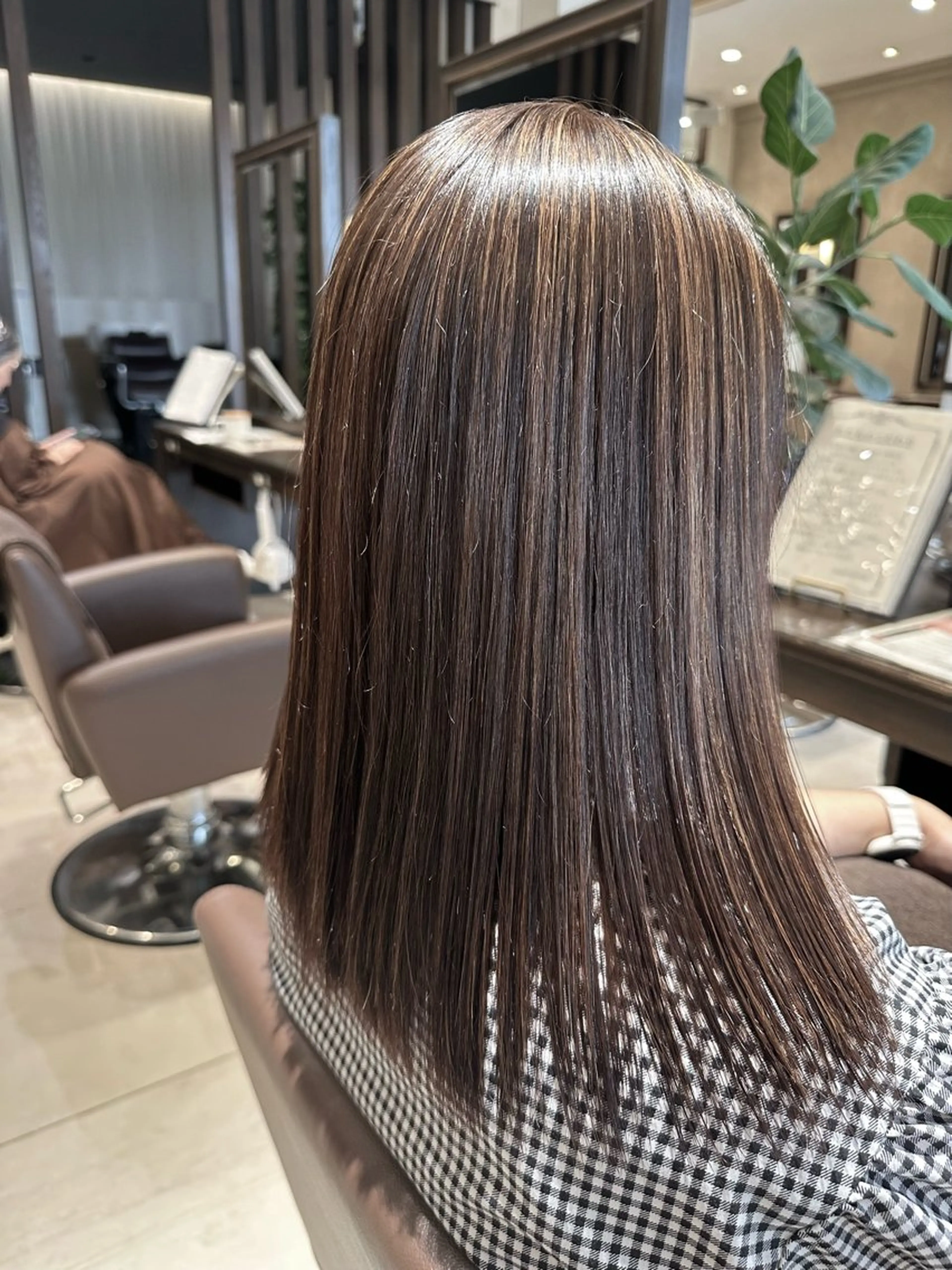 ロング ハイライト ヘアカラー 白髪ぼかしモデル 募集中ヒキマカイトのヘアスタイル