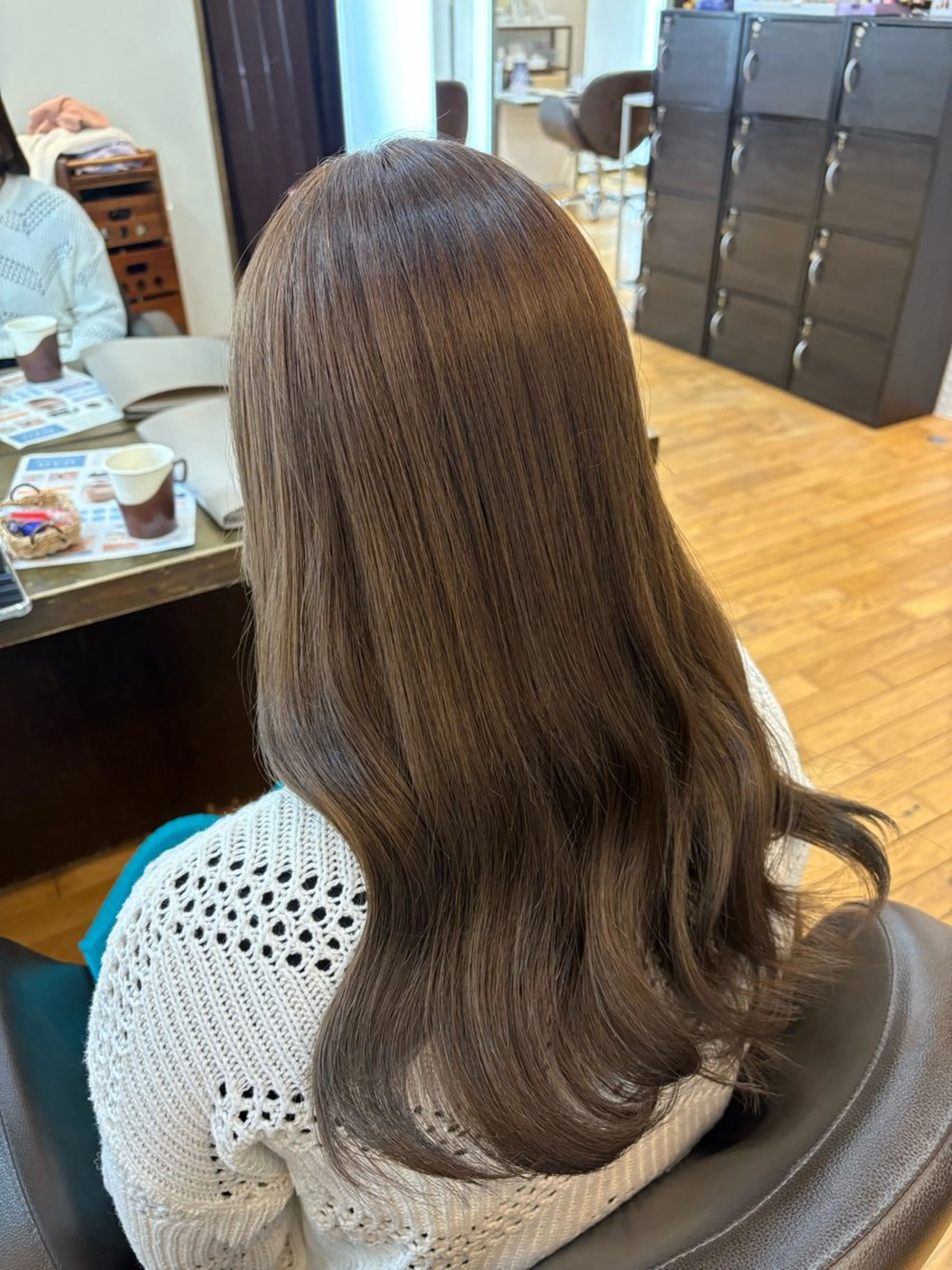 ロング カラー グレージュ カット ヘアカラー トリートメント 透明感美肌カラー/ 岡田澪香のヘアスタイル