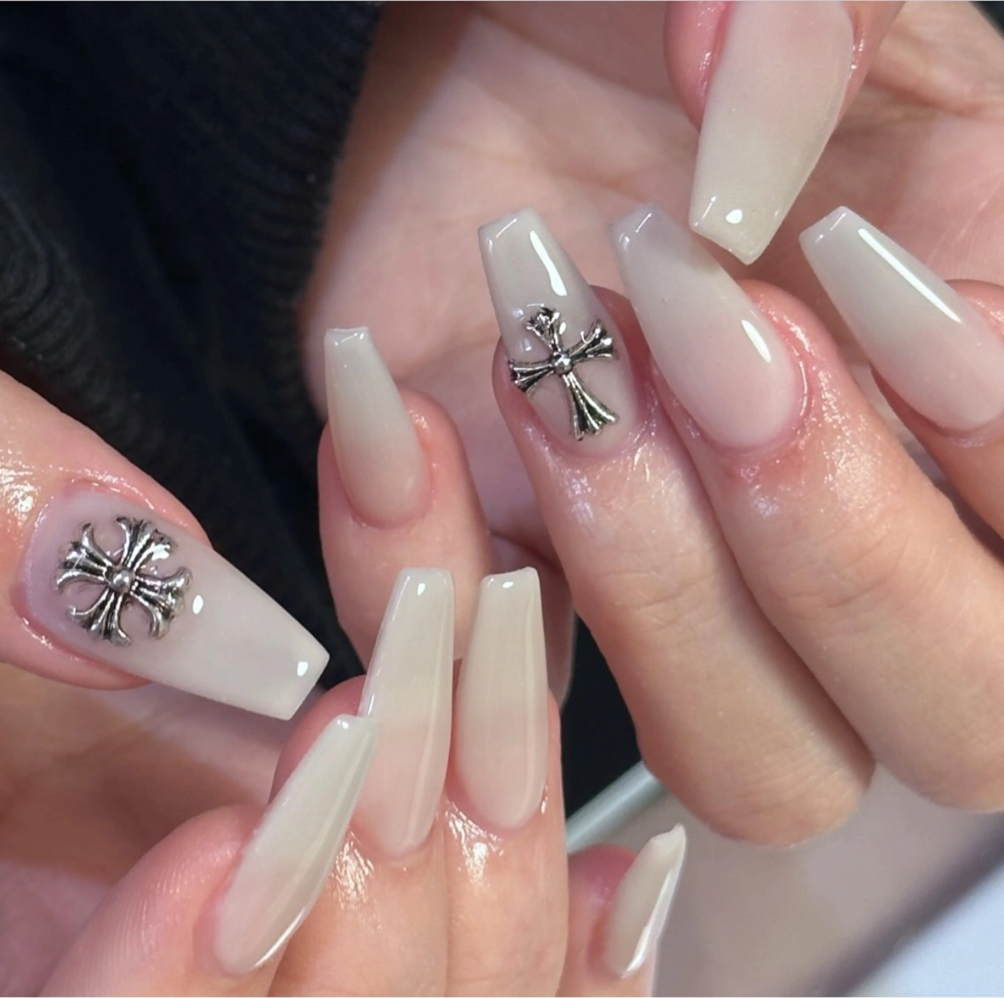 ネイル 長さ出し グラデーション キラキラネイル 韓国ネイル ラメ(グリッター) ハンドネイル ハンドケア Chisa Nail Studio所属・チ サのネイルデザイン
