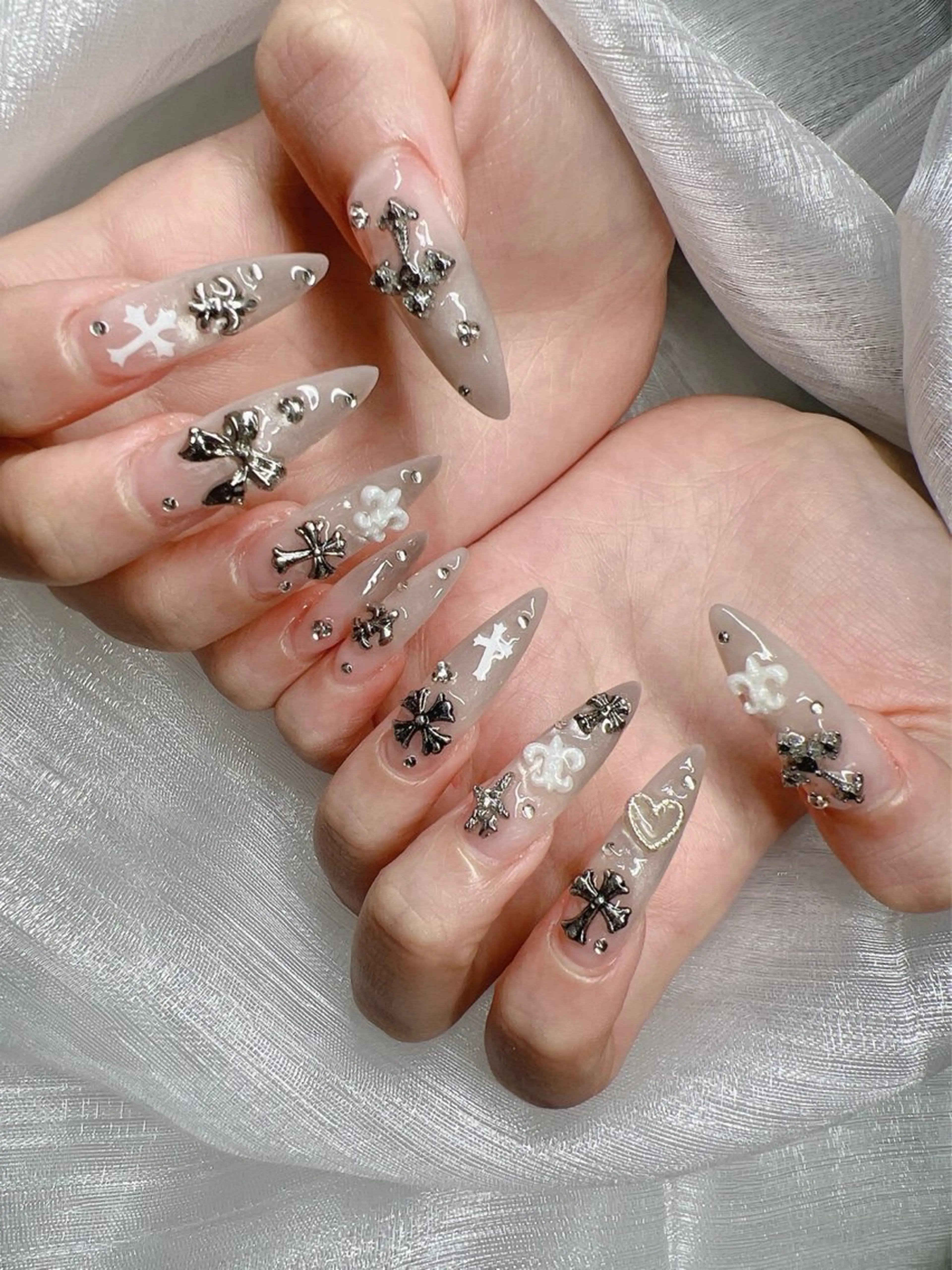 ネイル 長さ出し グラデーション キラキラネイル マグネットネイル ニュアンスネイル ハンドネイル Lee Nails チップ長さだし専門店のネイルデザイン